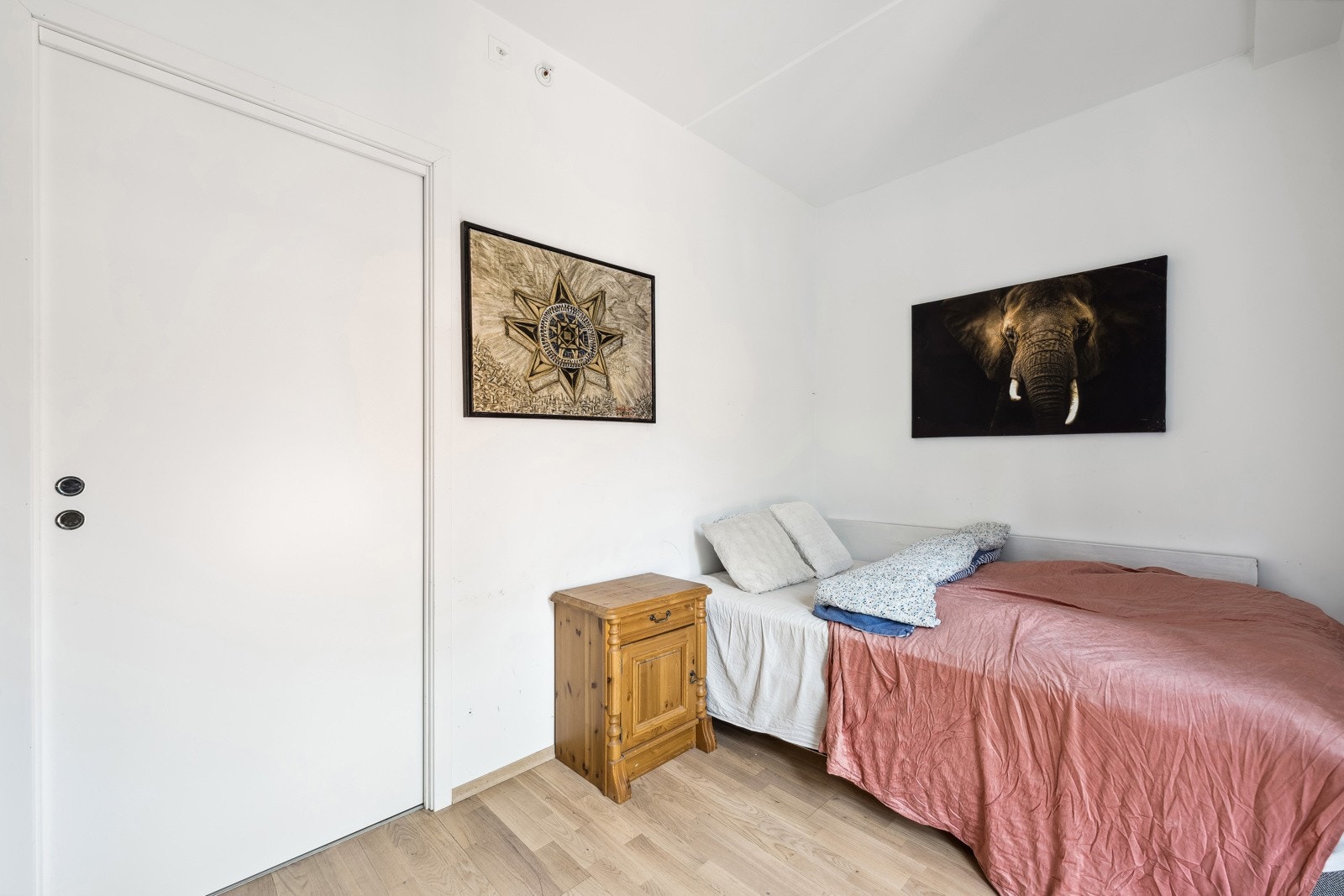 Alle rom er malt i hvitt og kan innredes etter egen stil. Galleribilde