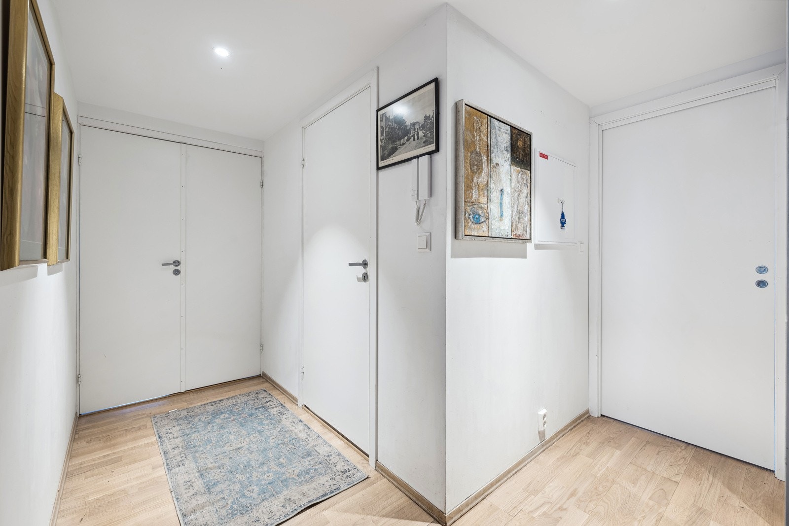 Det medfølger bod i kjelleren på ca. 5 kvm. Adkomst via heis. Galleribilde