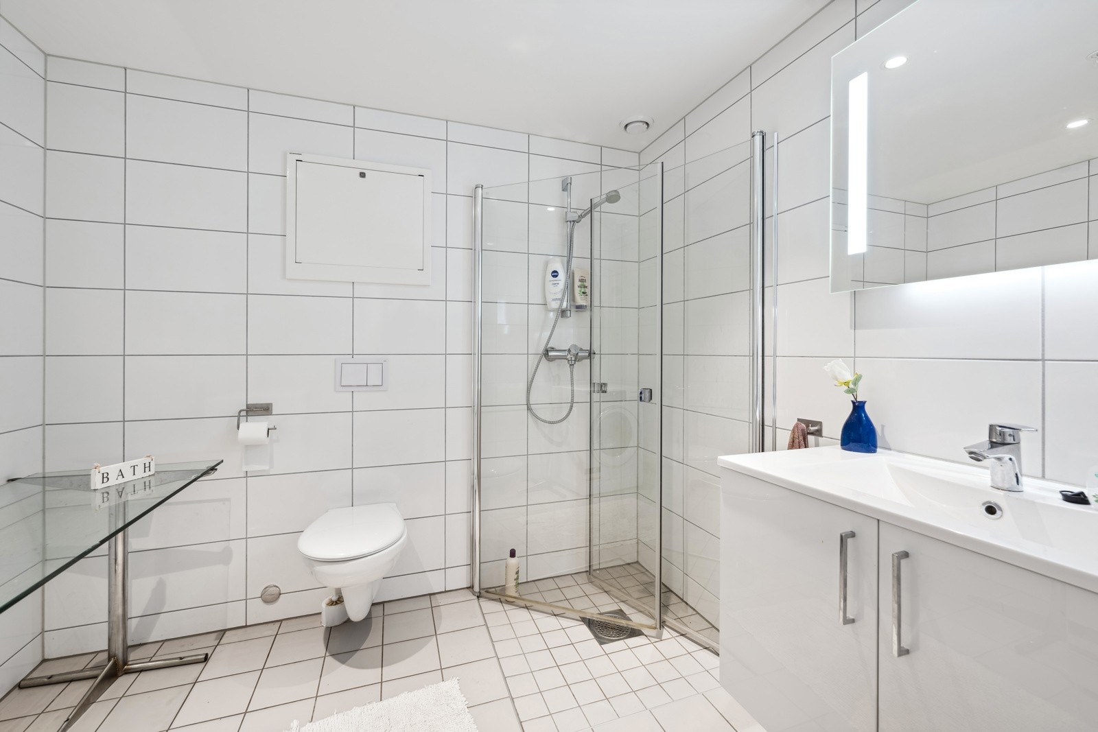 Det er 2 bad i leiligheten. Galleribilde