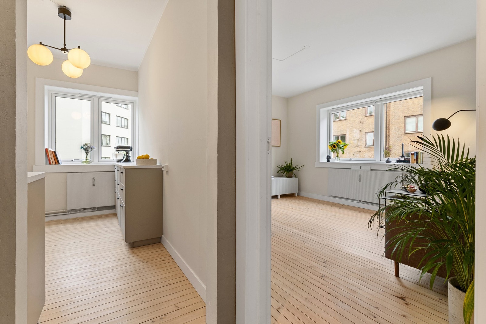 Det er også mulig å flytte kjøkkenet ut i stuen for å få ett ekstra soverom og åpen løsning. Galleribilde