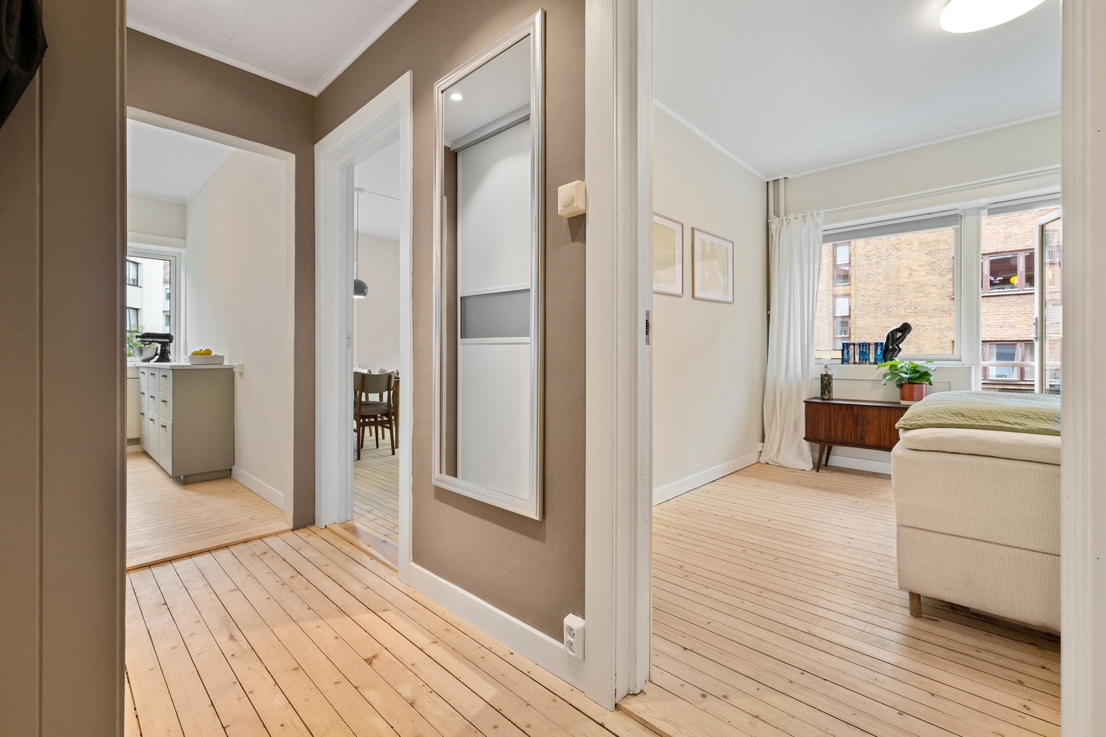 Vakkert gjennomlys i leiligheten! Galleribilde