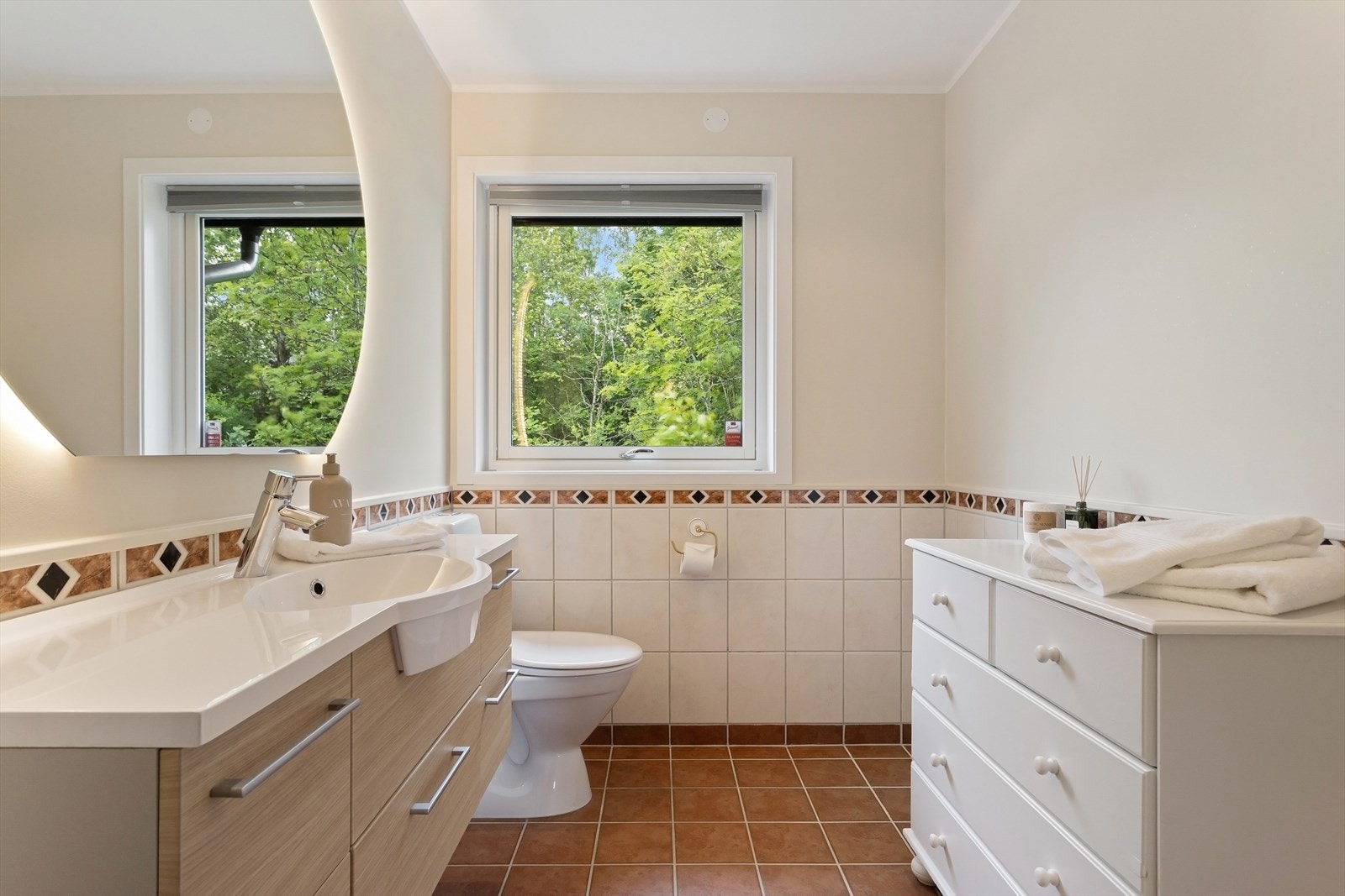 Stort wc-rom Galleribilde