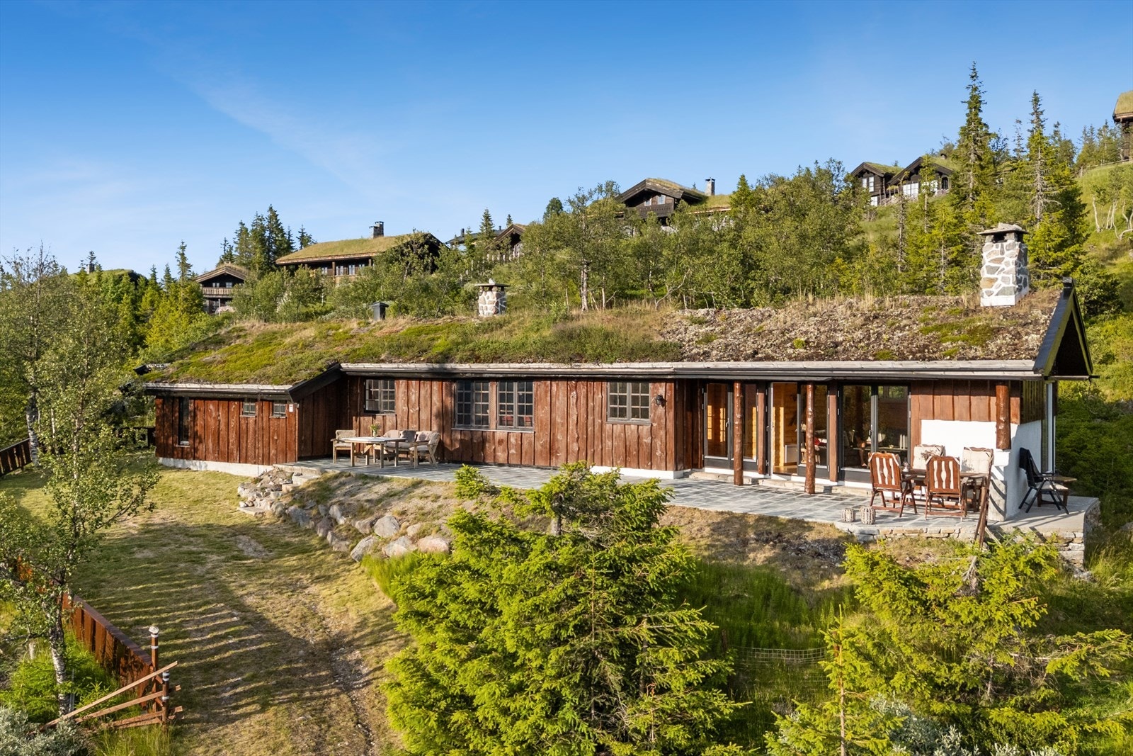 Dette er en trivelig fritidsbolig i naturskjønne omgivelser i Haglebu. Galleribilde