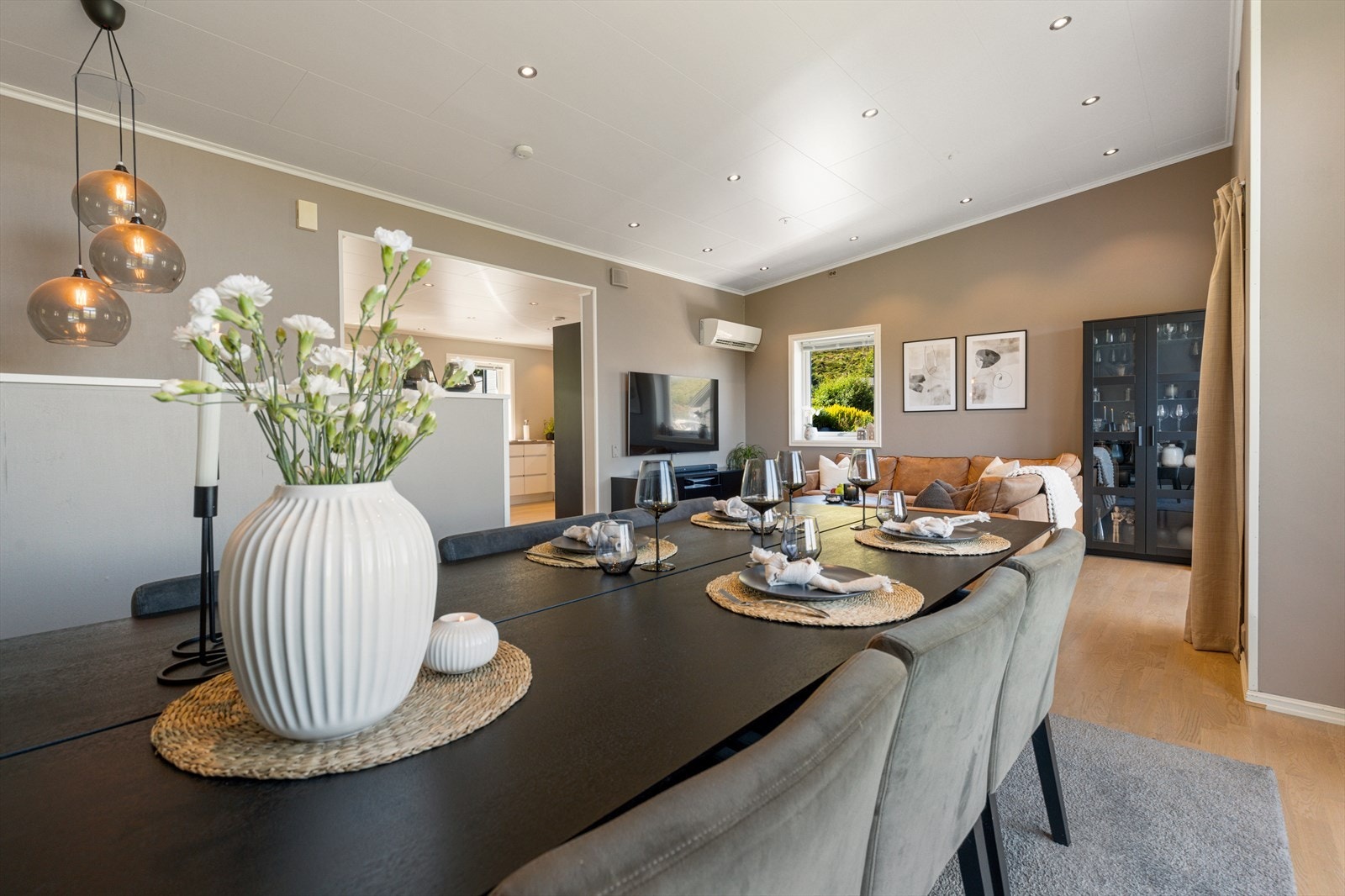 God takhøyde i boligen som gir en god romfølelse Galleribilde