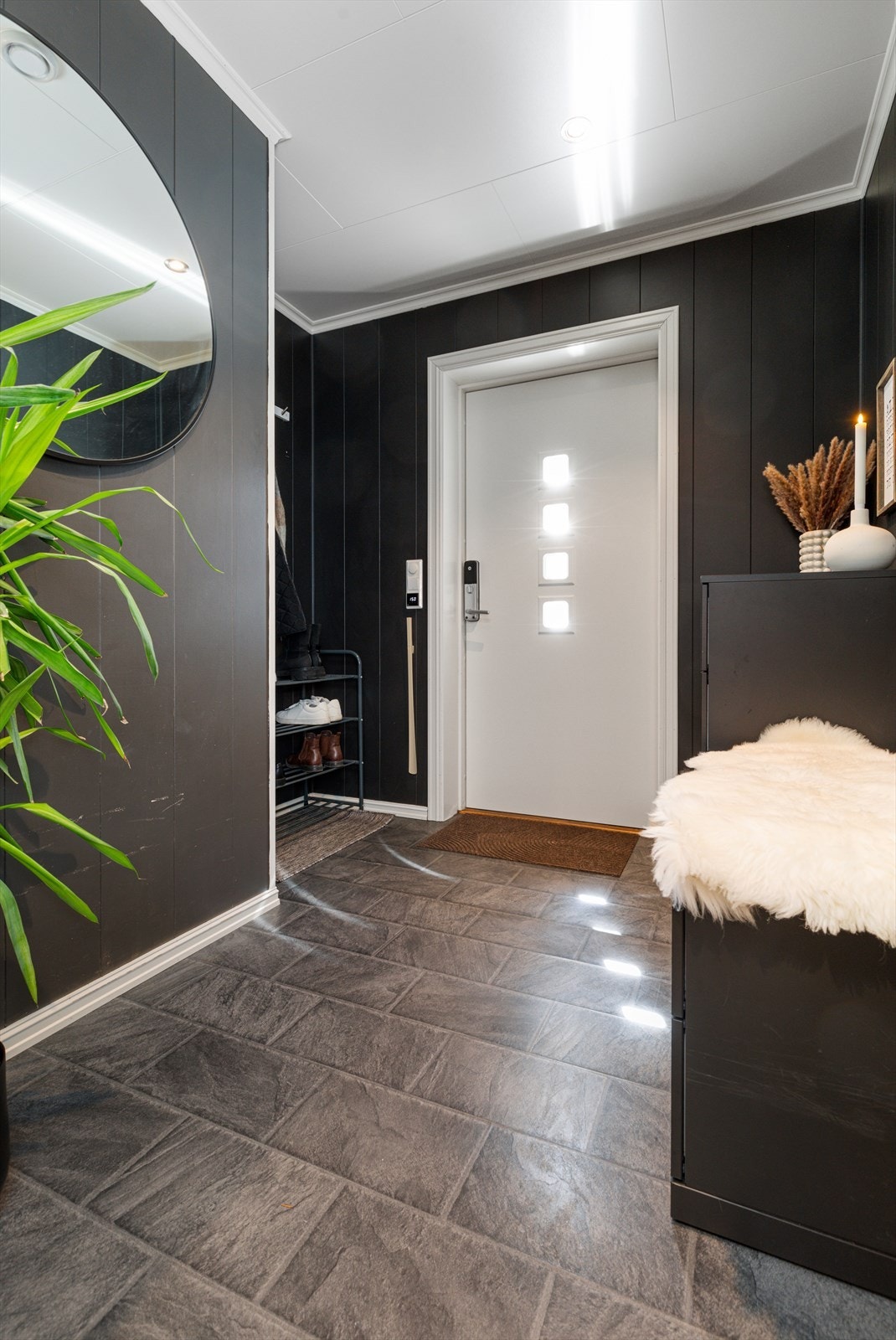 En stilren entre Galleribilde