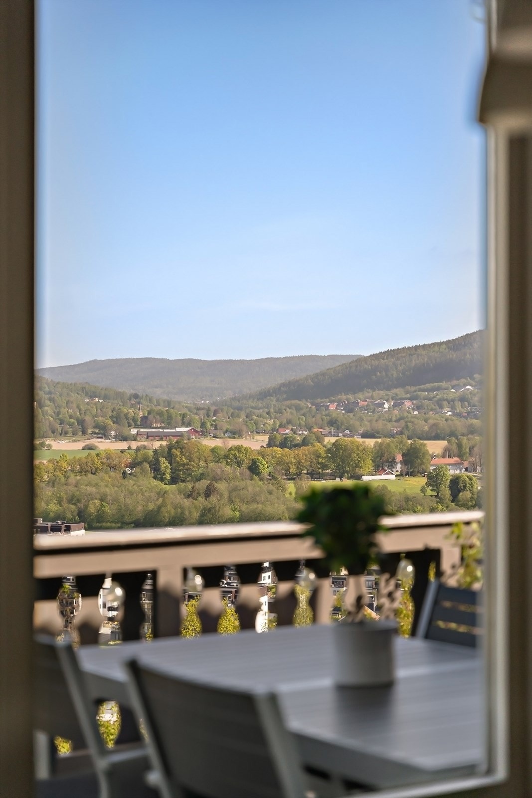 Storslått utsikt ut over Bærum Galleribilde