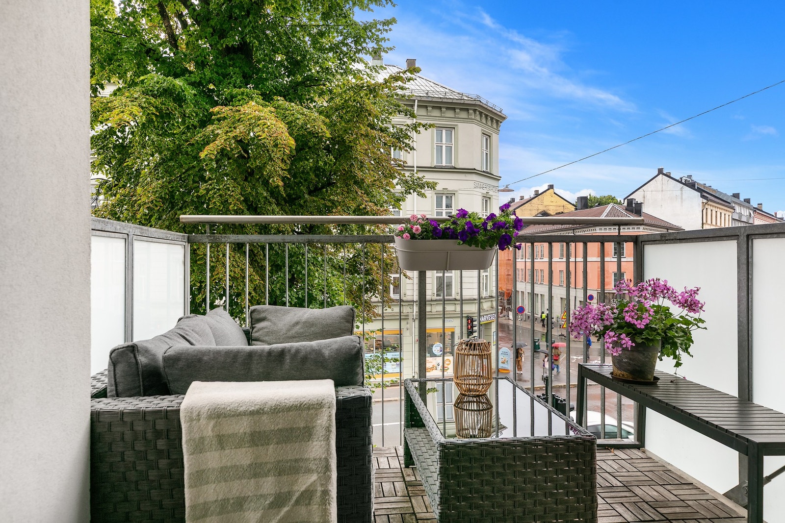 Sydvendt balkong på ca. 6 kvm. Galleribilde