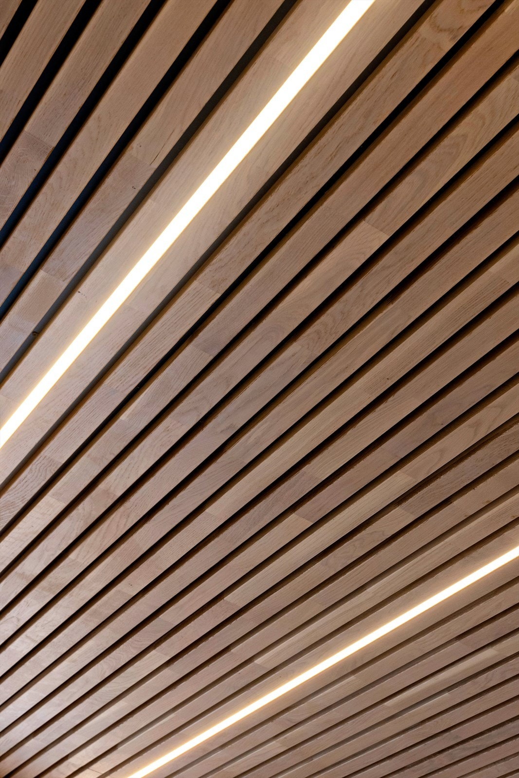 Detaljfokus i alle ledd - spilehimling med innfelt LED-belysning gir boligen et eksklusivt og gjennomført uttrykk. Galleribilde