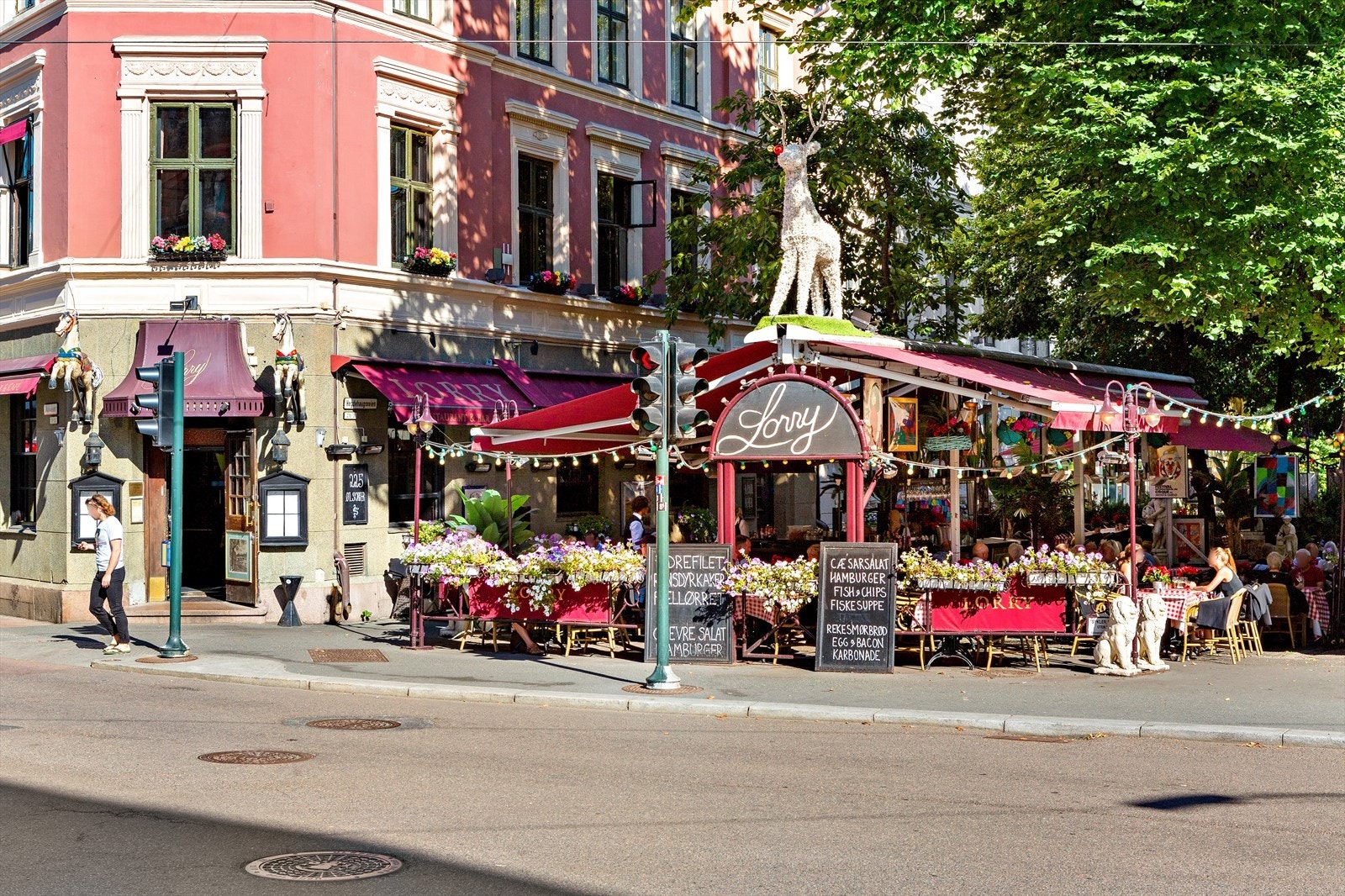 Lorry - en av byens mest ikoniske uteserveringer - ligger bare et par minutters gange fra dørstokken. Galleribilde