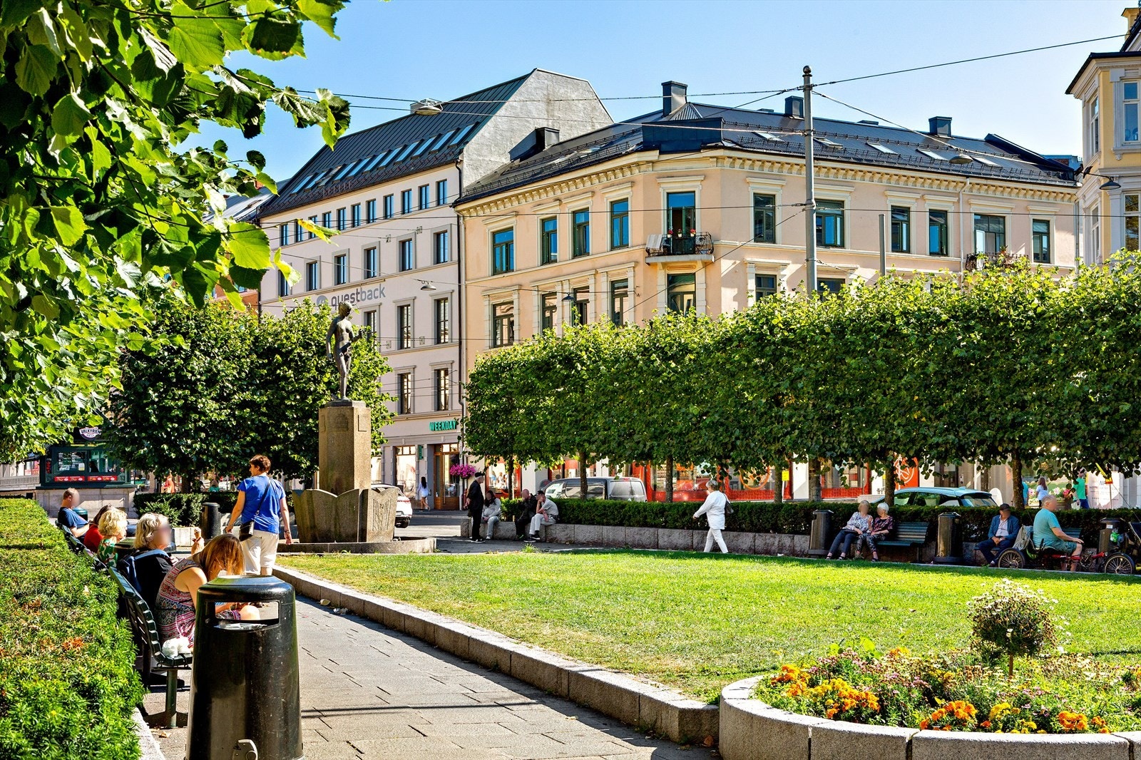 Valkyrie plass - en grønn og klassisk møteplass i hjertet av Majorstuen, med kort vei til alt. Galleribilde