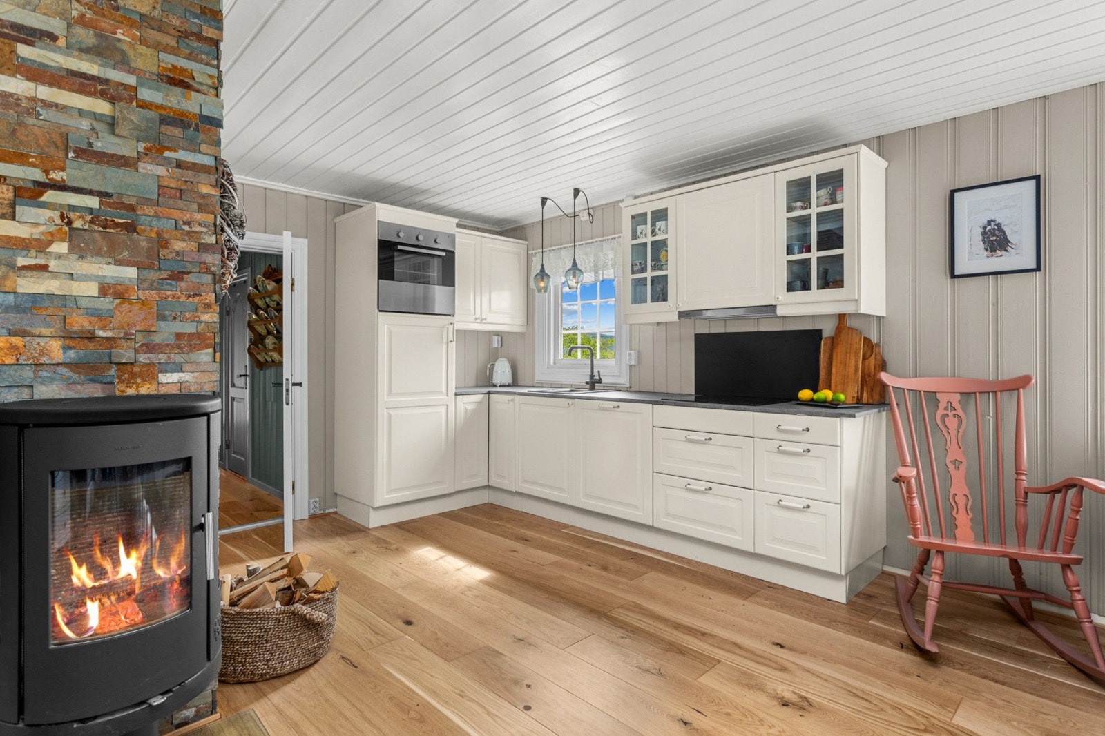 Kjøkkenet ble fornyet i 2014. Galleribilde