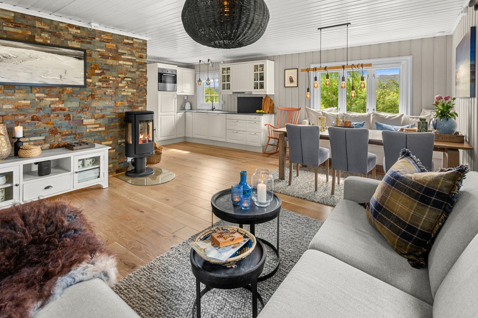 Rentbrennende peisovn er ny fra 2014. Galleribilde