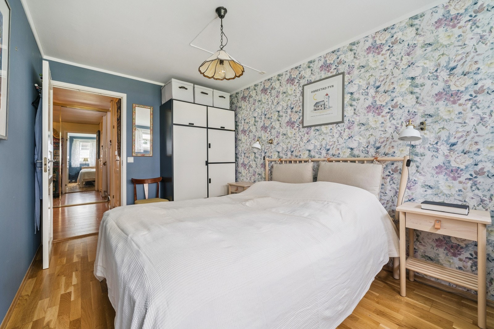 Hovedsoverommet med garderobeskap. Galleribilde