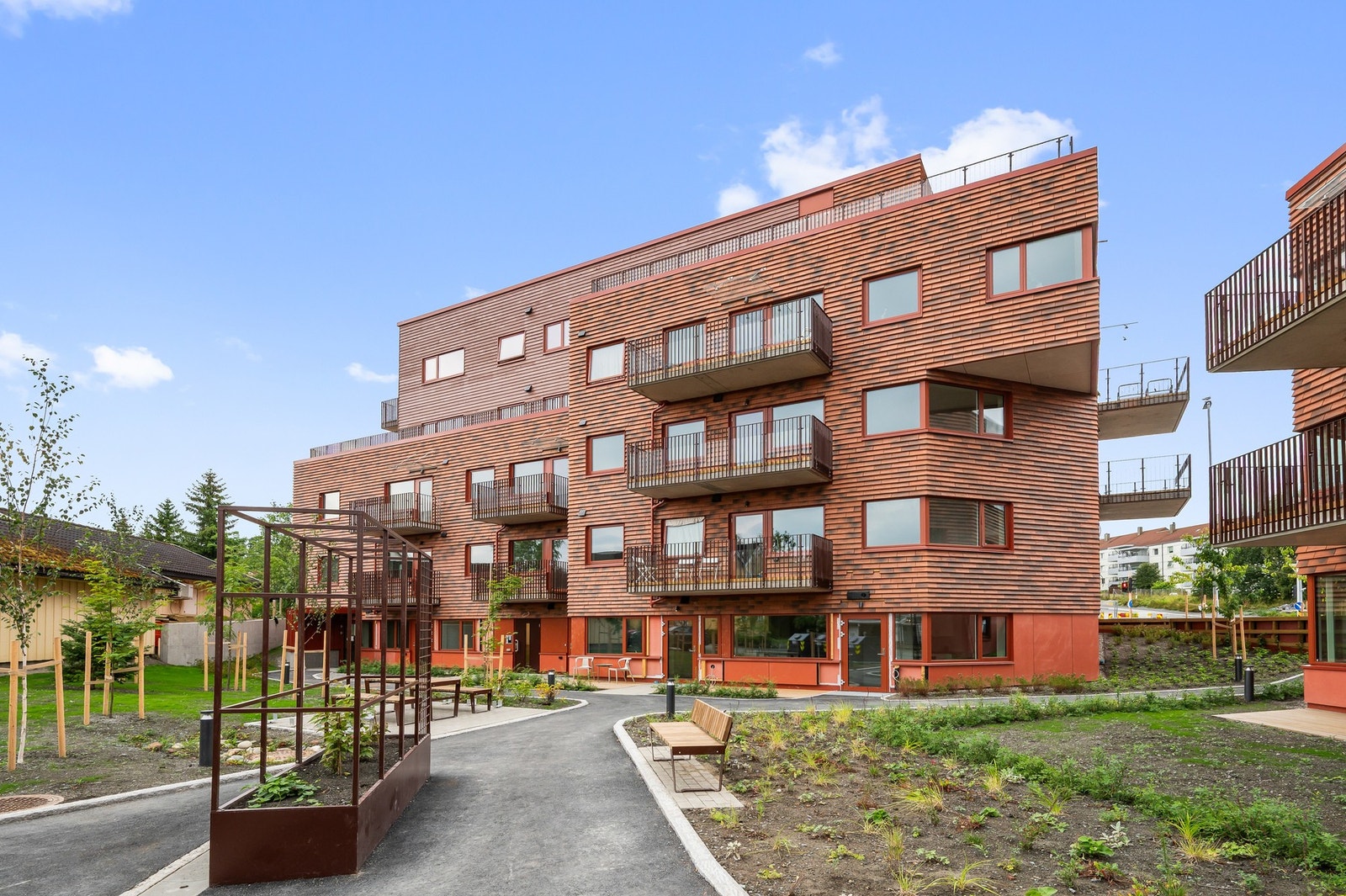 Her har du kort vei til Bymarka med helårs turterreng, og kollektivtransport rett utenfor døra! Galleribilde