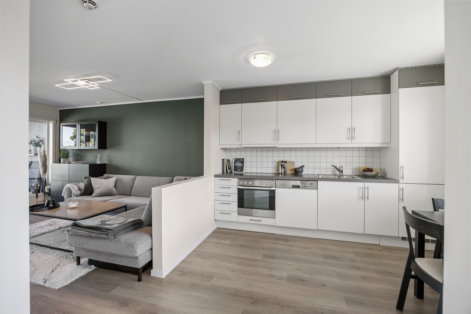 Stue og kjøkken har en åpen løsning. Galleribilde