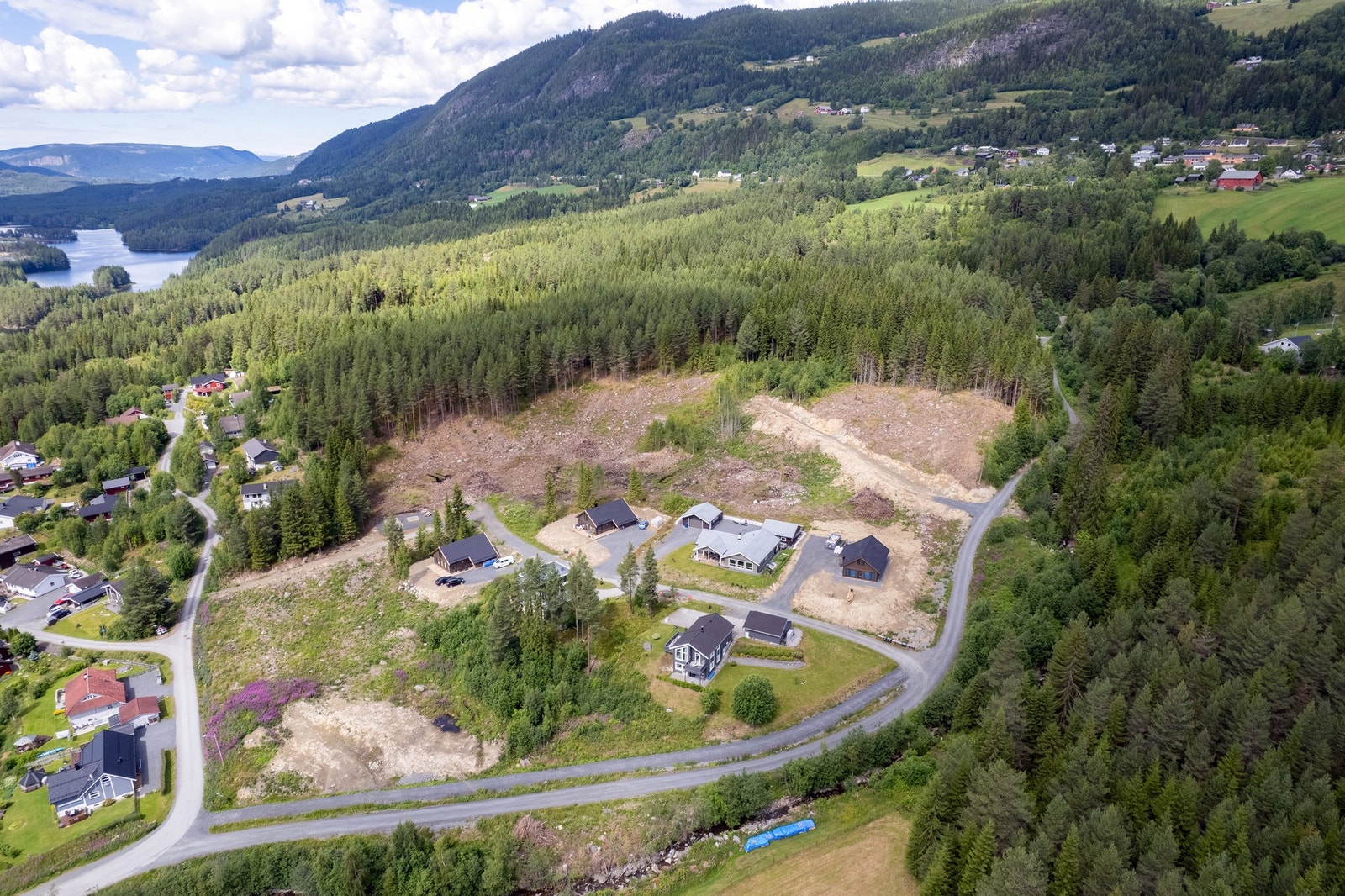 Uteområdet vil ha rikelig med boltreplass for både store og små. Galleribilde