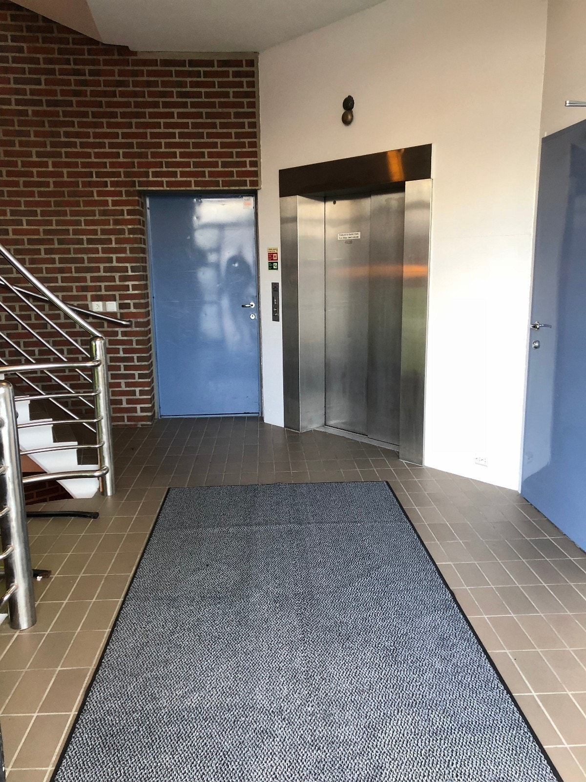 Inngangsparti - fellesareal. Bygget har heis Galleribilde