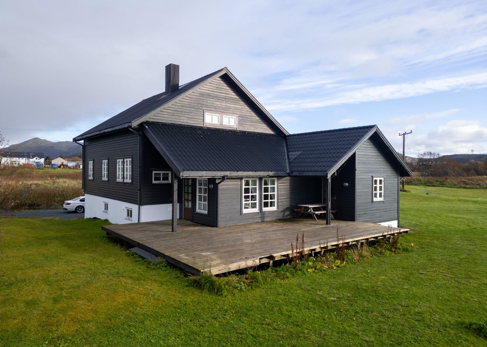 Boligen ble opprinnelig oppført ca 1952, men ble tilbygd midt på 90-tallet. Galleribilde