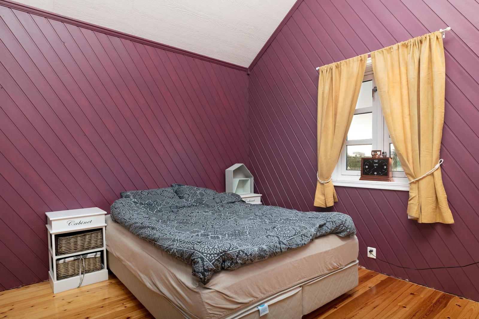 Romslig hovedsoverom med god takhøyde. Galleribilde