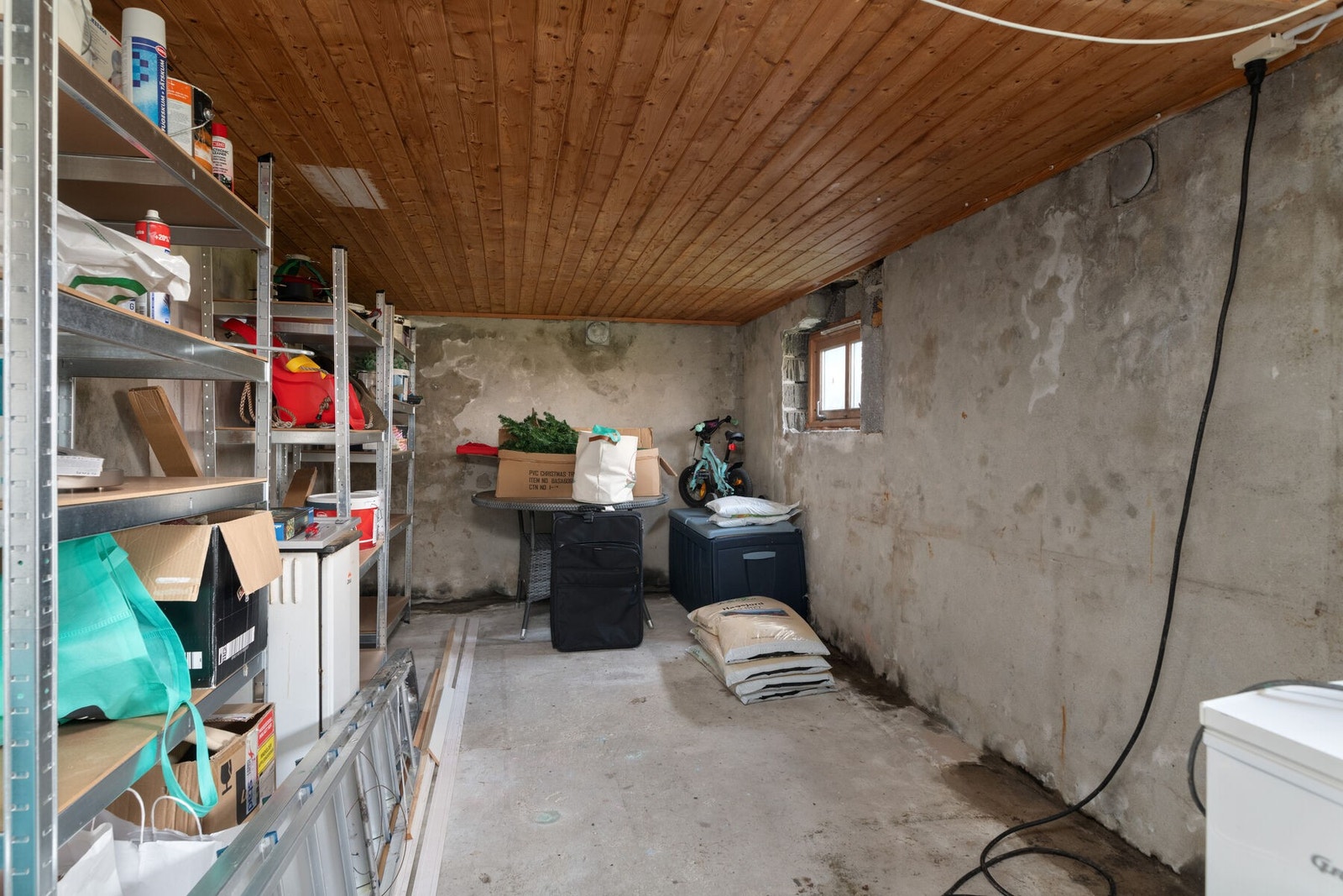 Bod i underetasjen som byr på god oppbevaringsplass. Galleribilde