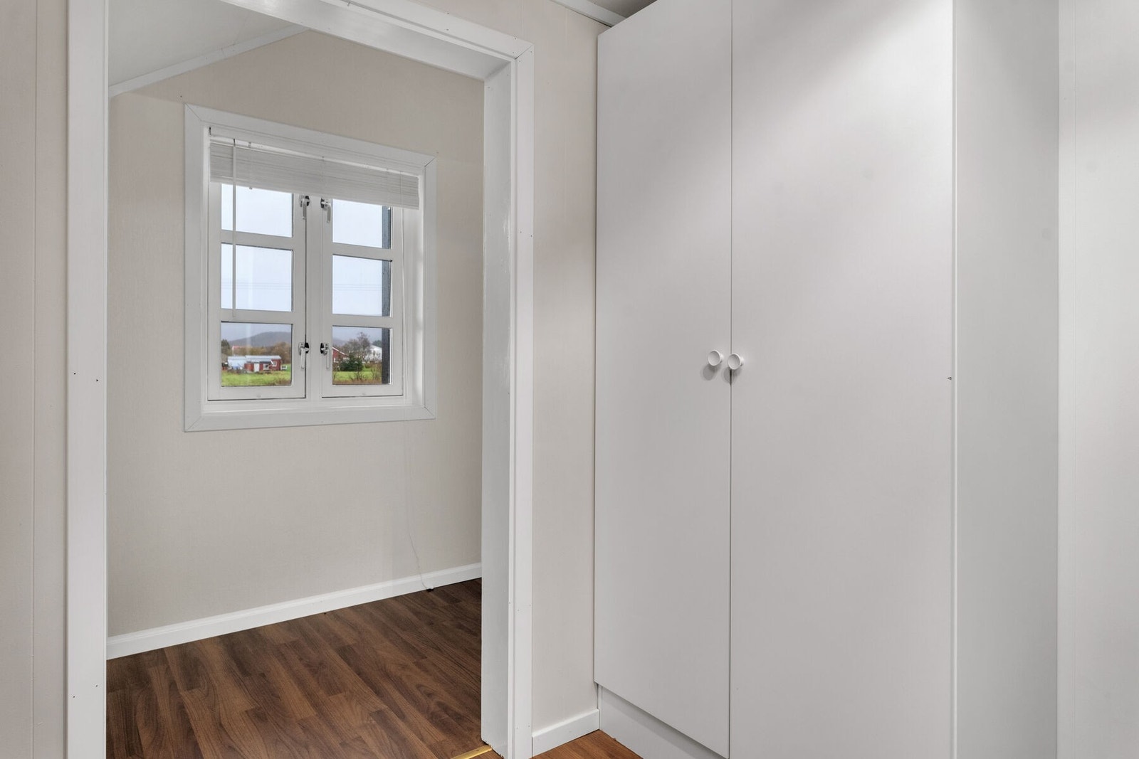 Soverom med garderobe. Galleribilde