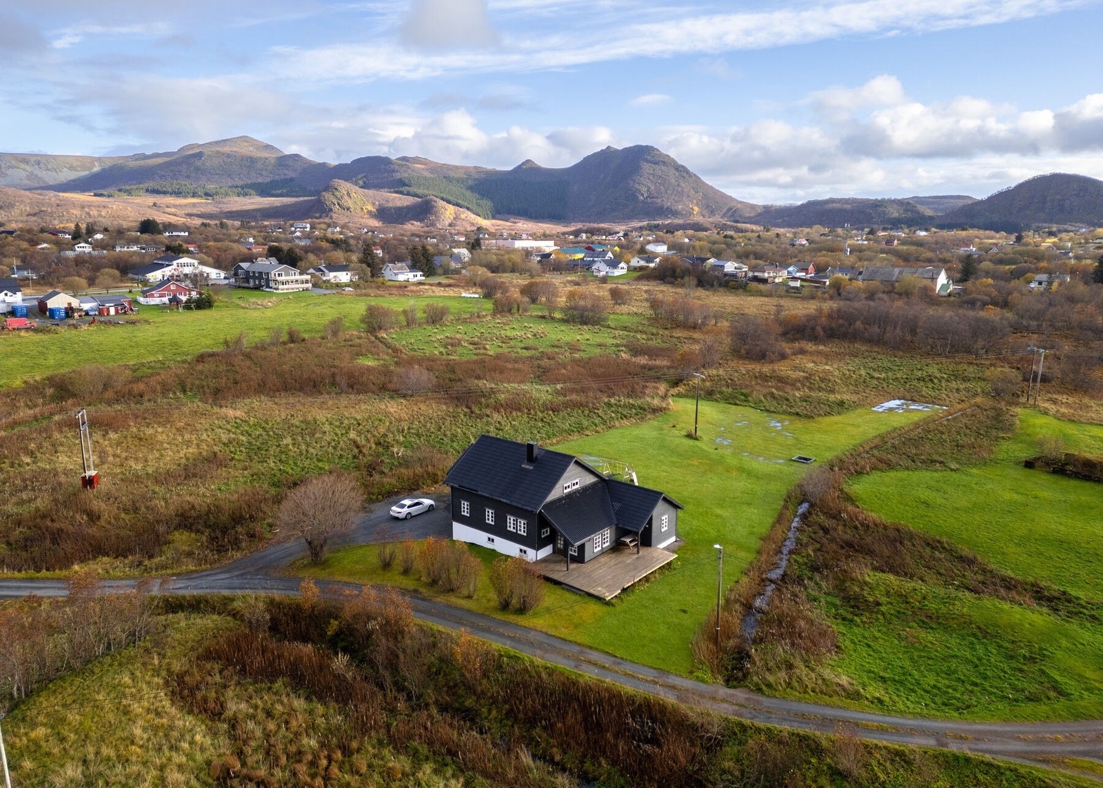 Rolig og barnevennlig beliggenhet i landlige omgivelser på Vinje i Bø. Galleribilde