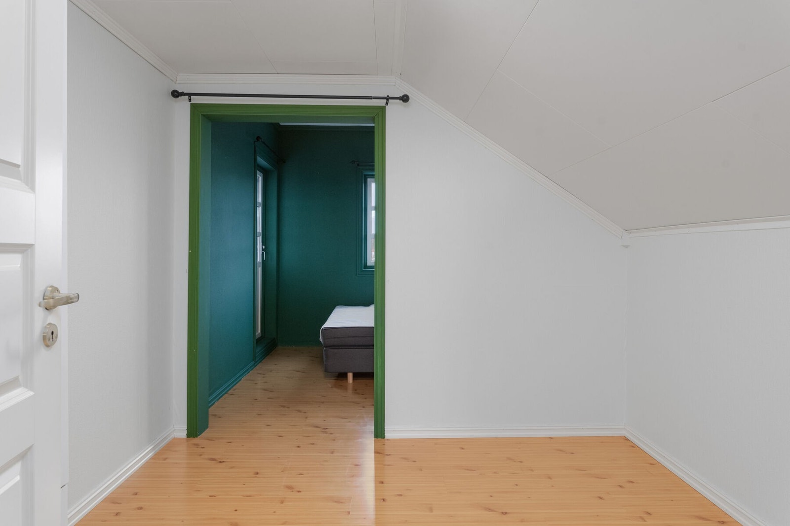 Soverom med adkomst til soverom. Galleribilde