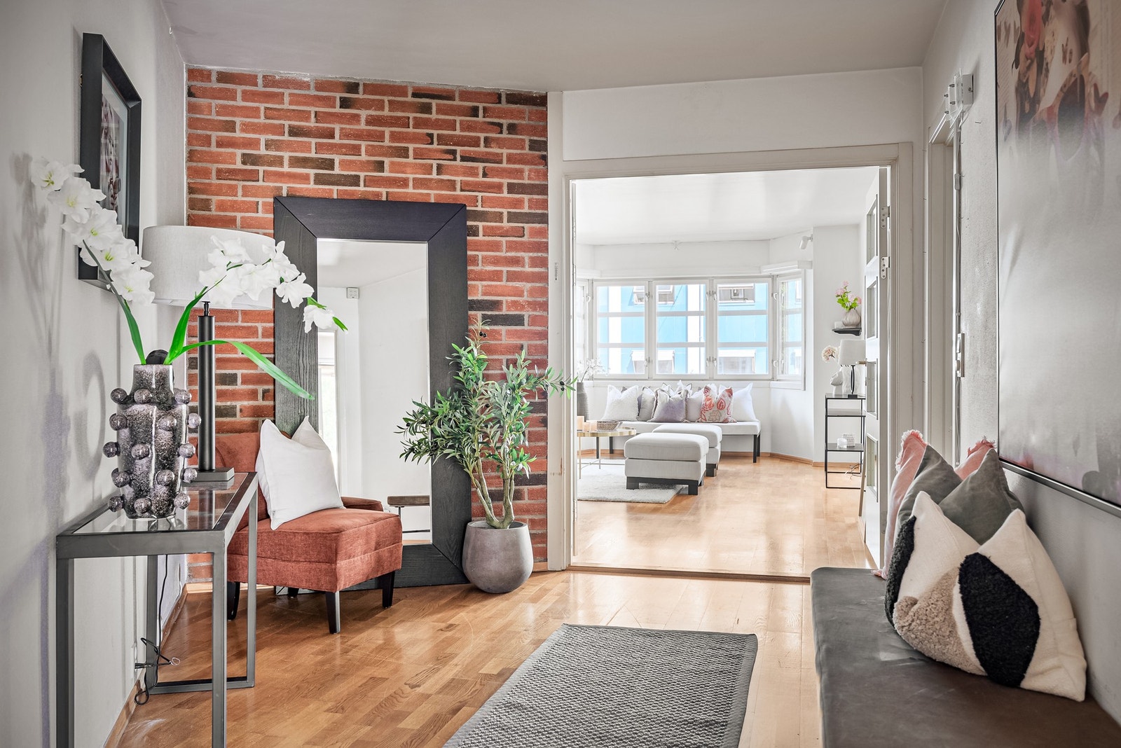 Glassdør mellom stue og gang. Galleribilde