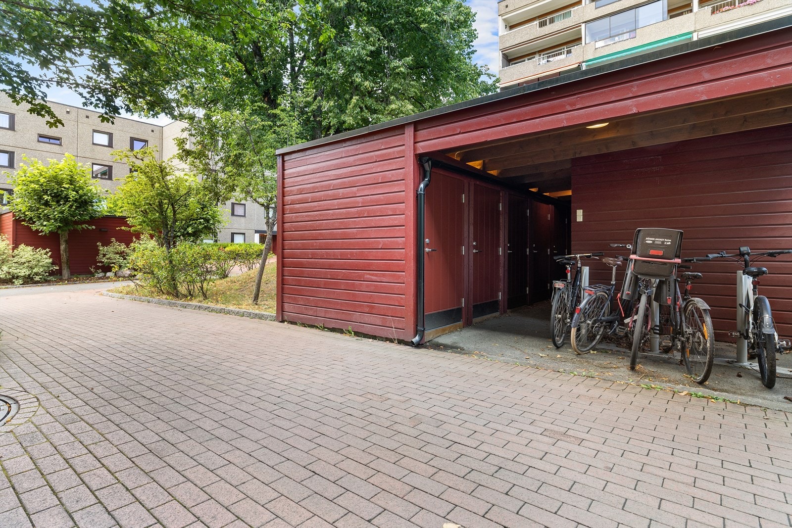 Sykkelparkering rett utenfor døren Galleribilde