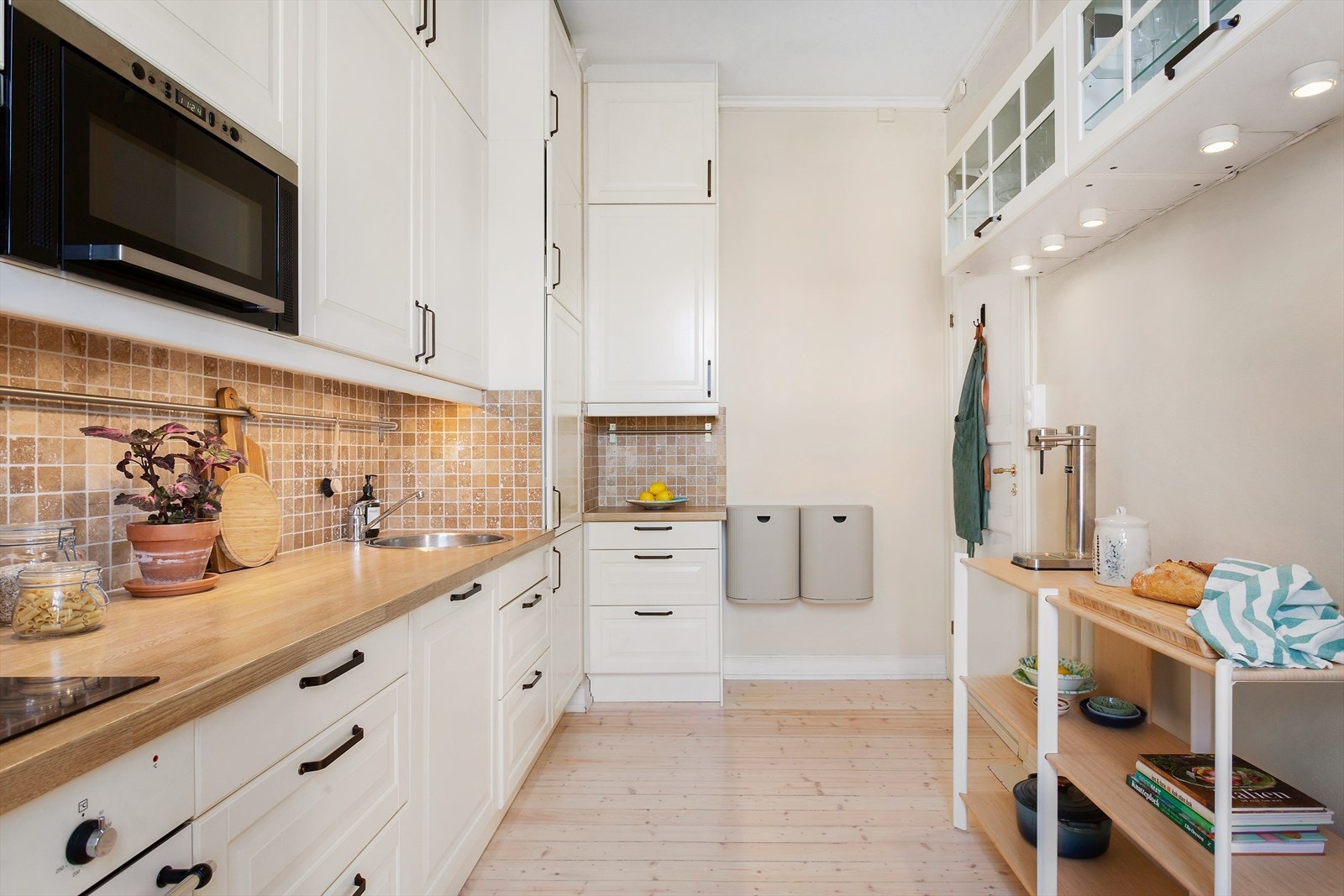 Det vil også være plass til en mindre spisegruppe på kjøkkenet om ønskelig. Galleribilde