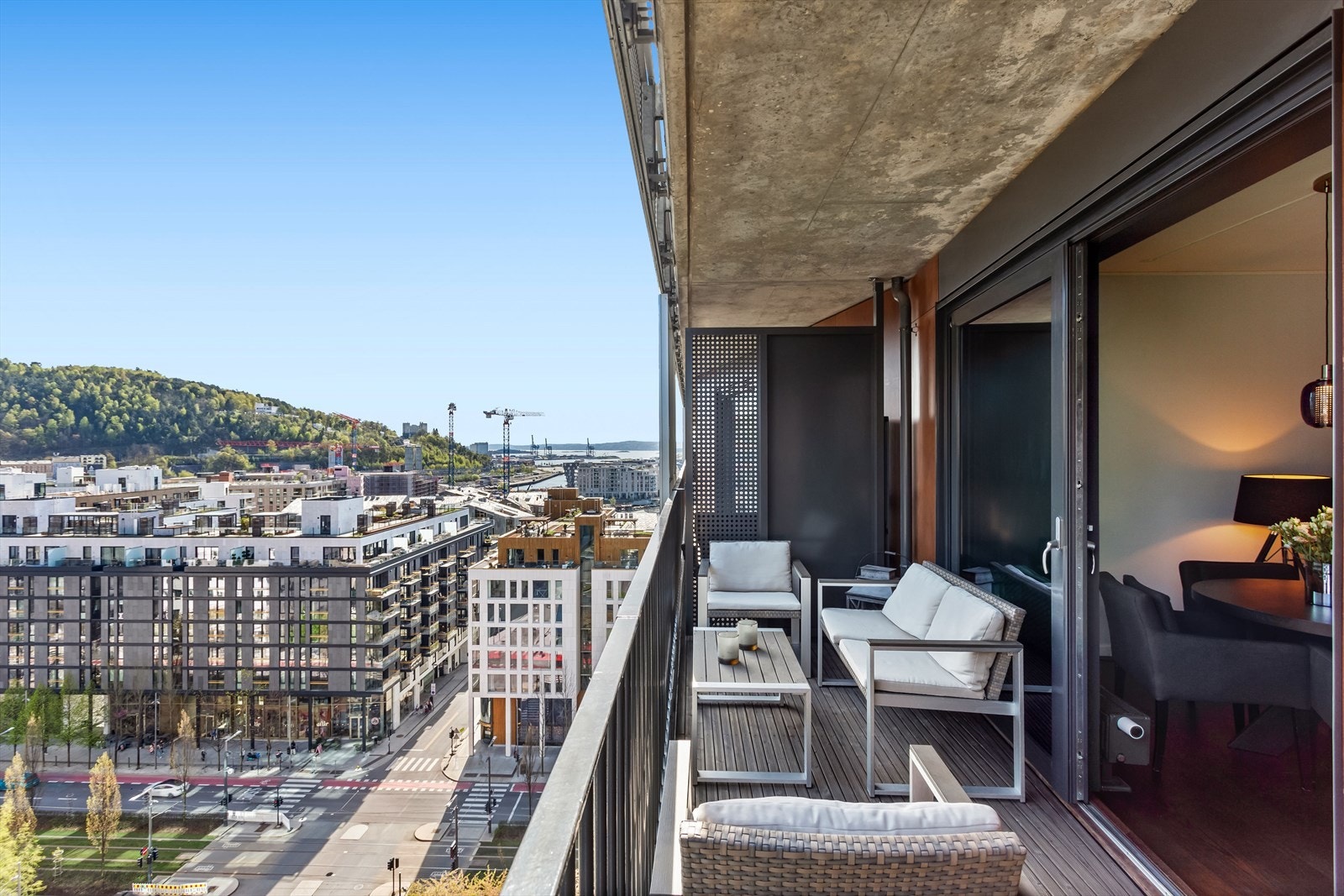 Flott utsikt mot Dronning Eufemias gate og fjorden som må oppleves! Galleribilde