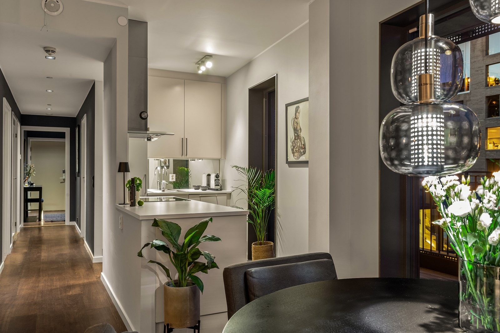 Fra stue mot kjøkken Galleribilde