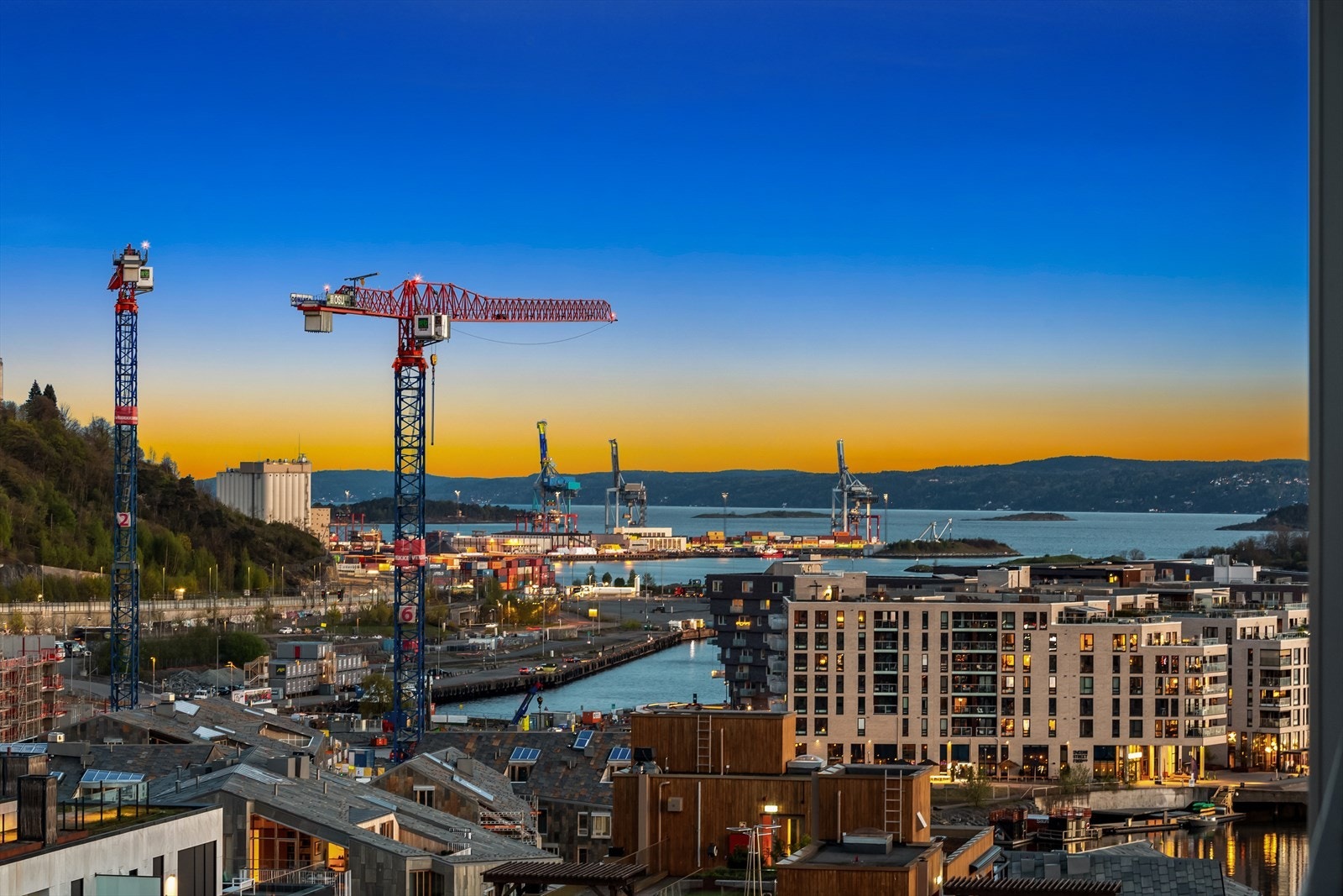 Nydelig utsikt mot fjorden, Bjørvika og Ekeberg Galleribilde