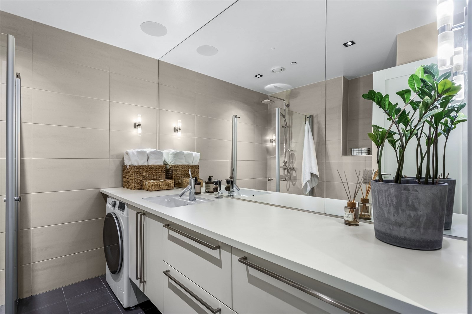 Heldekkende speil Galleribilde