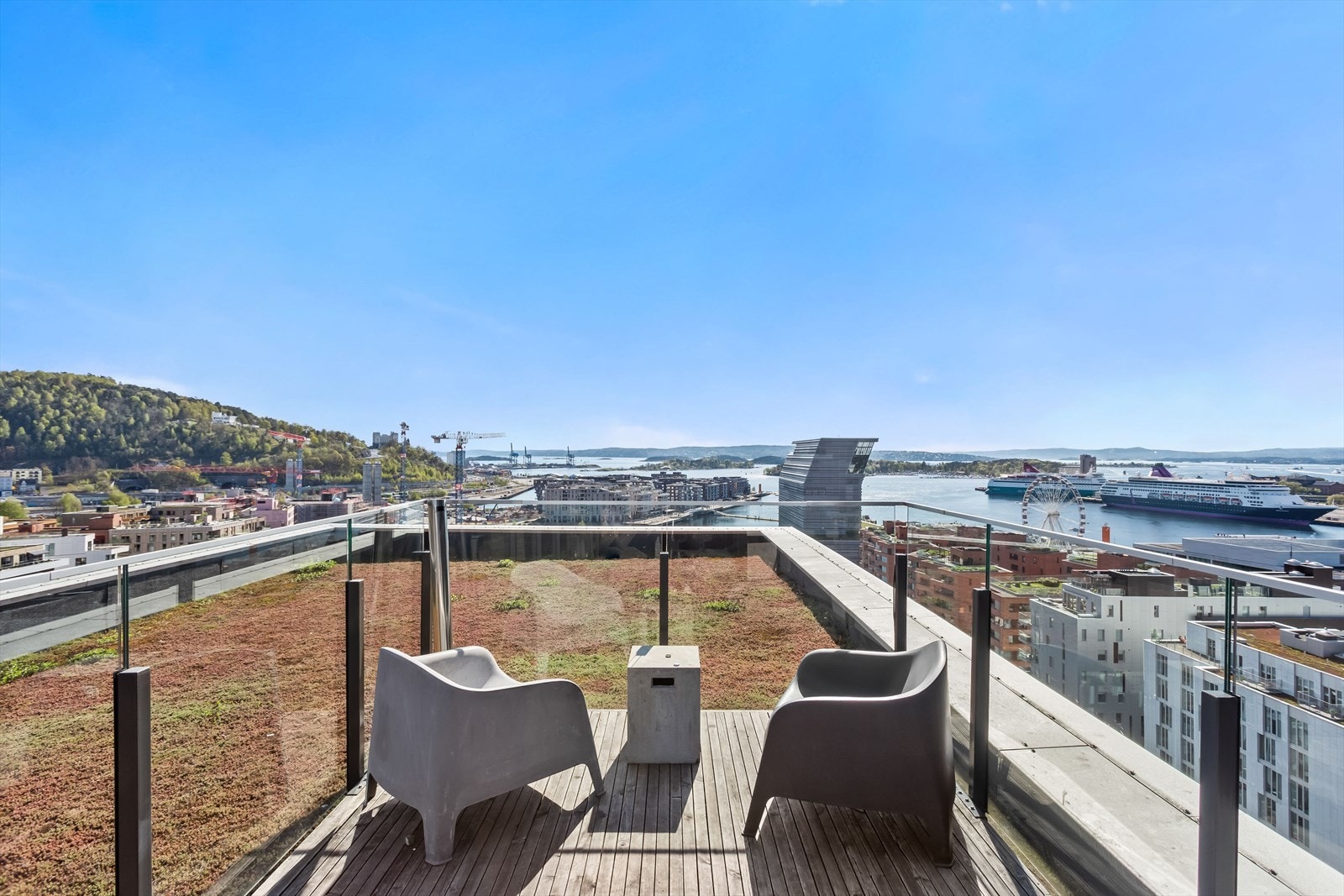 Flott felles takterrasse med 360 graders utsikt over Oslo by Galleribilde