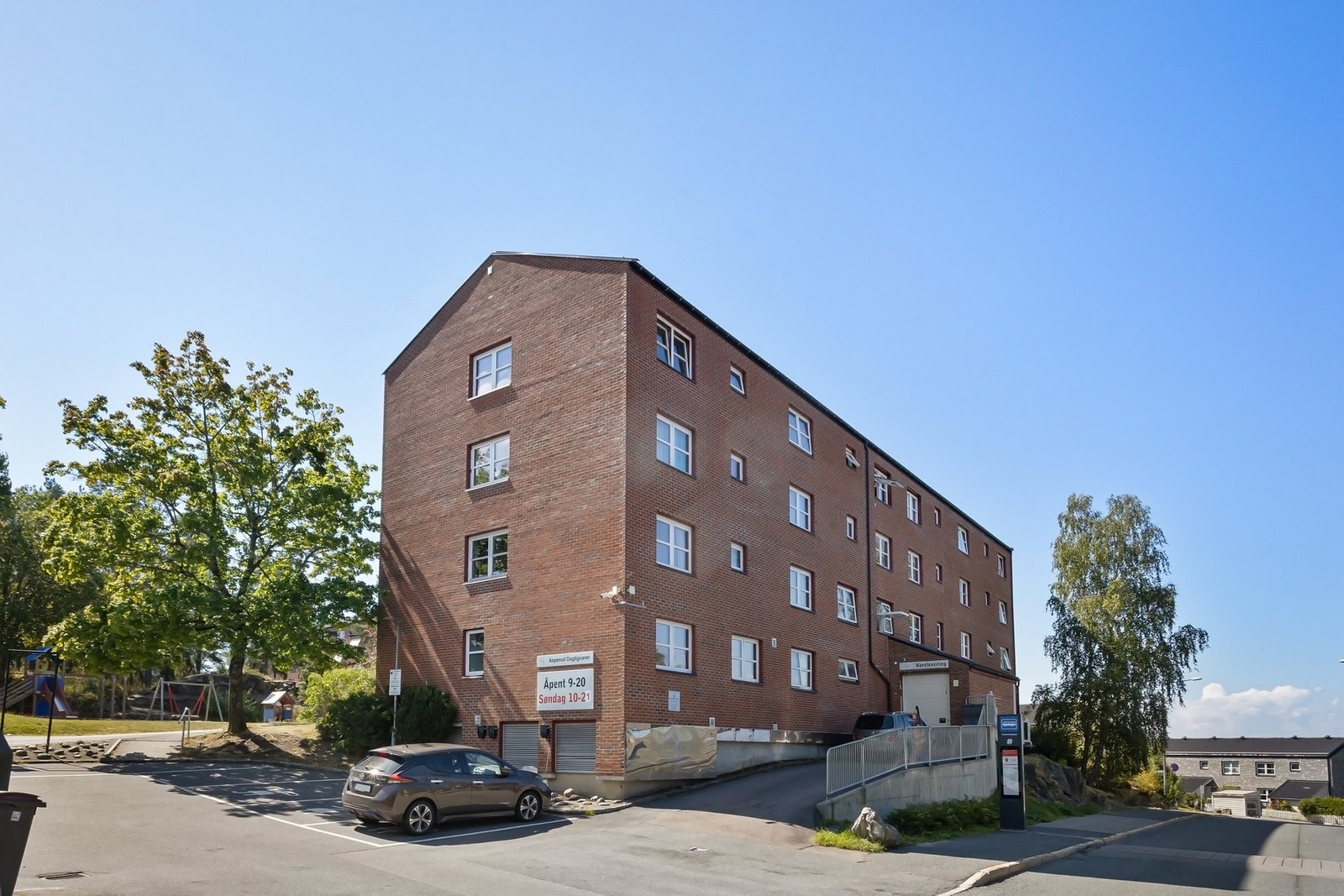 Det er mulighet for å leie parkeringsplass etter venteliste. Galleribilde