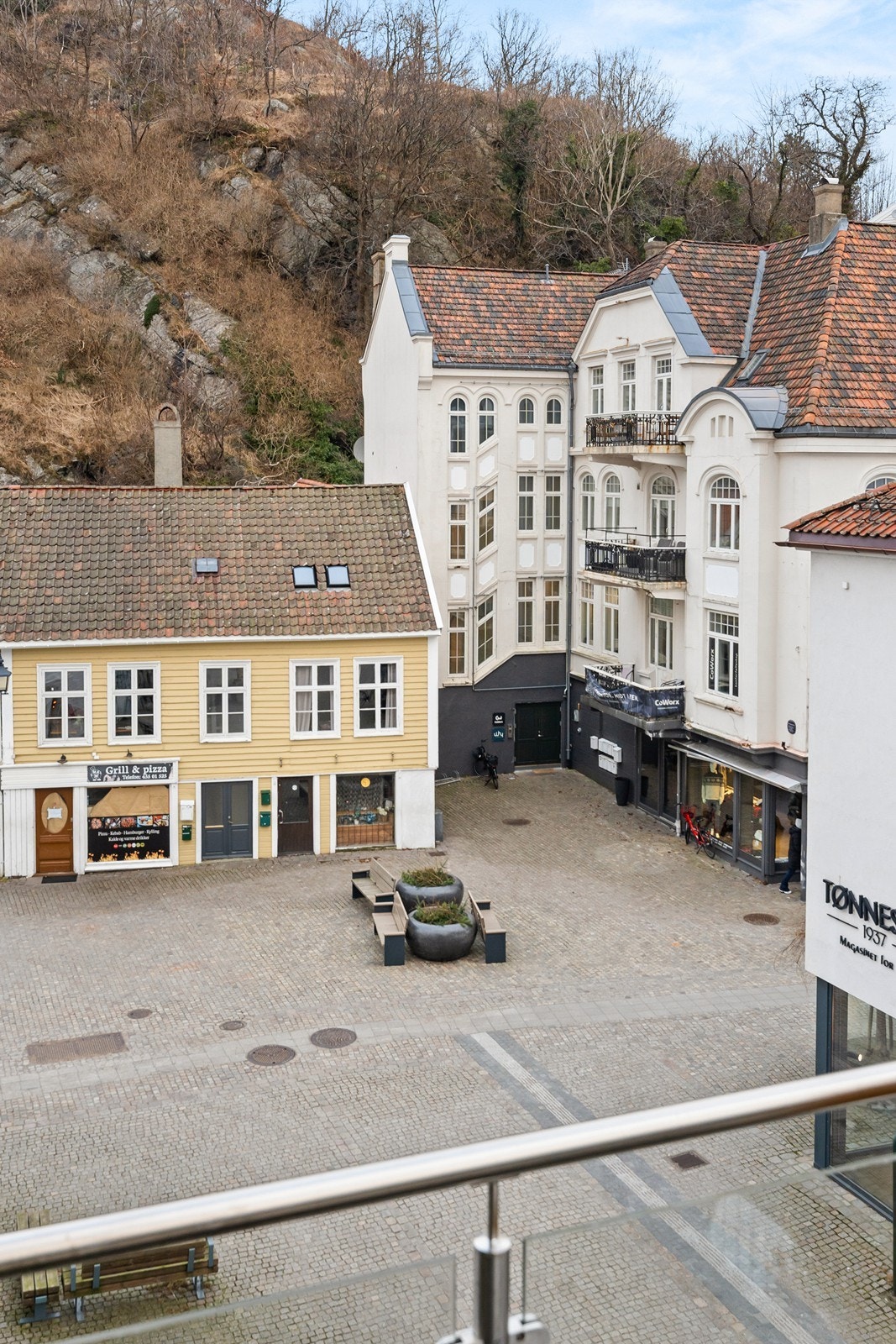 Gågata ligger like ved Galleribilde