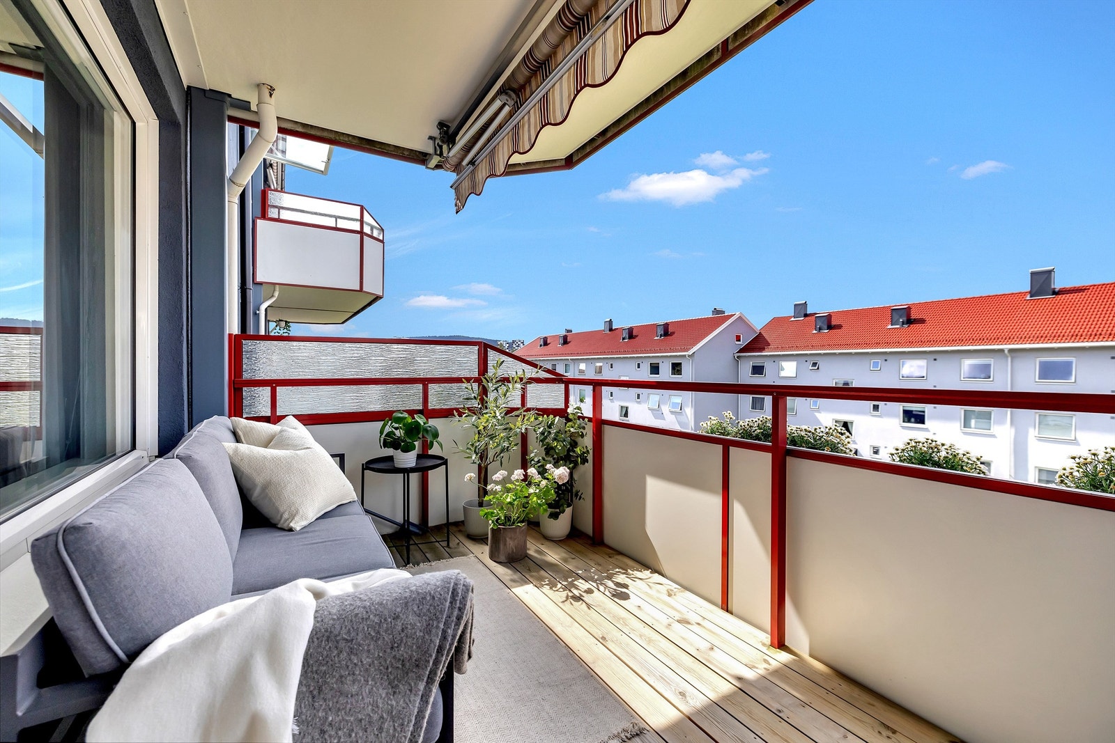 Velkommen til Vestbygata 8C! Lys og gjennomgående 2-romsleilighet i tredje etasje, med fantastiske solforhold. Galleribilde