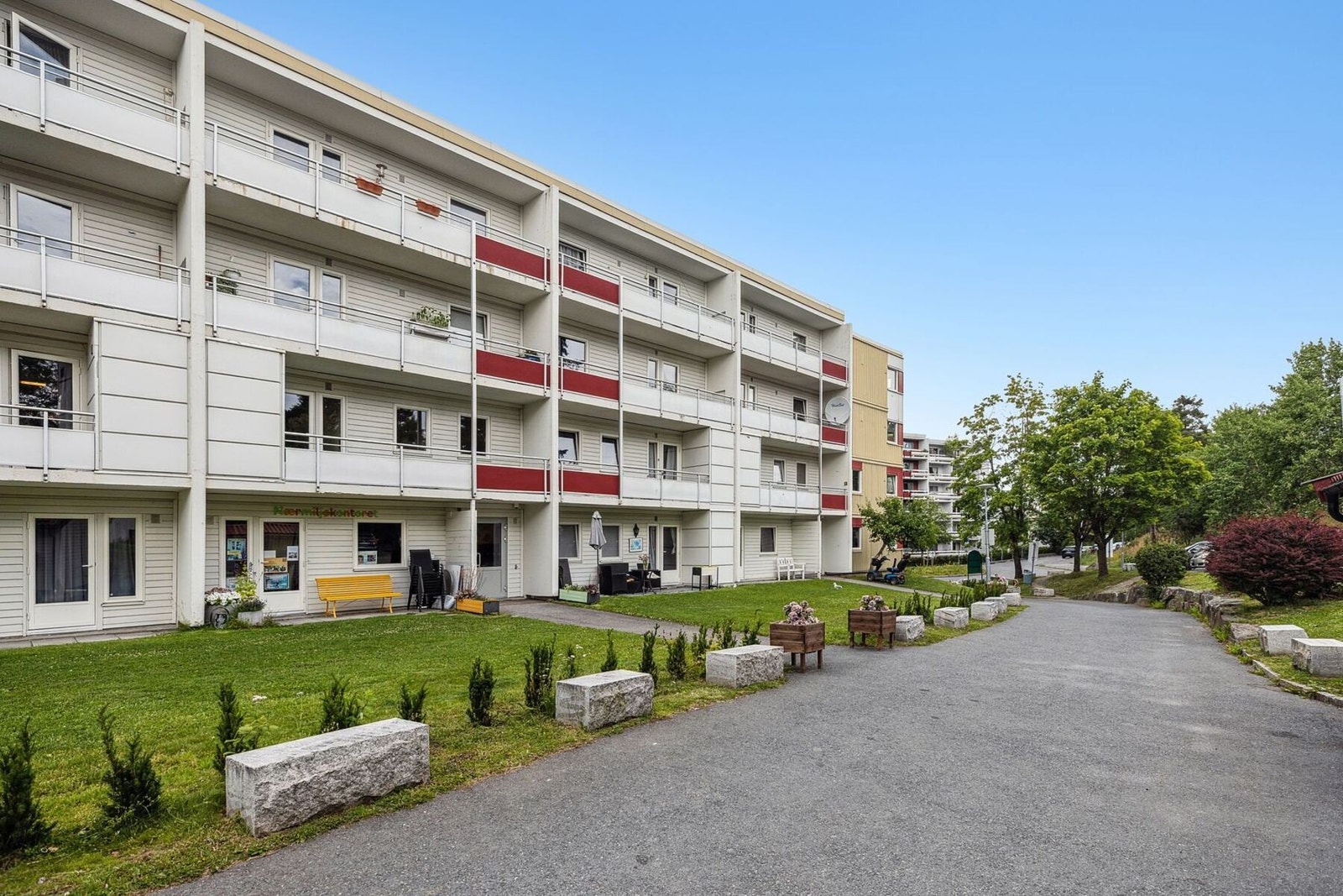 Leiligheten ligger i et attraktivt og barnevennlig boligområde på Lofsrud/Mortensrud Galleribilde
