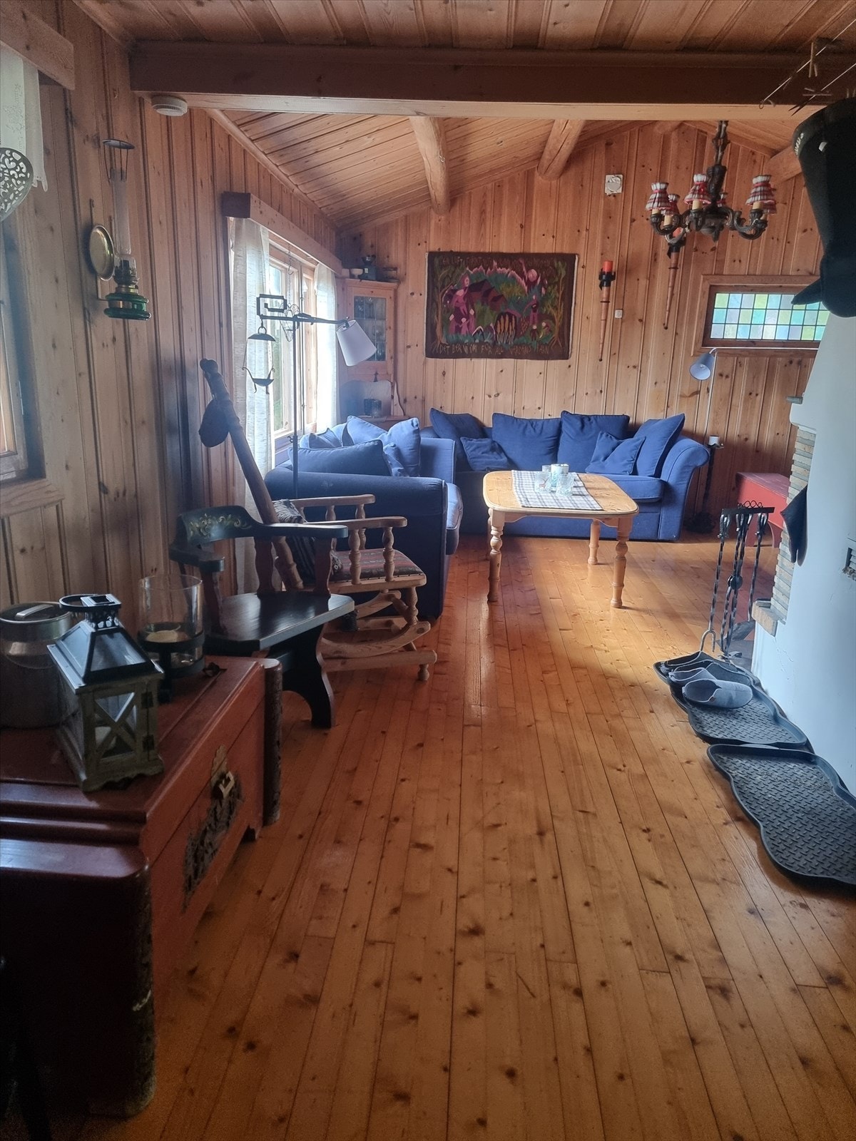 Romslig entré. Galleribilde