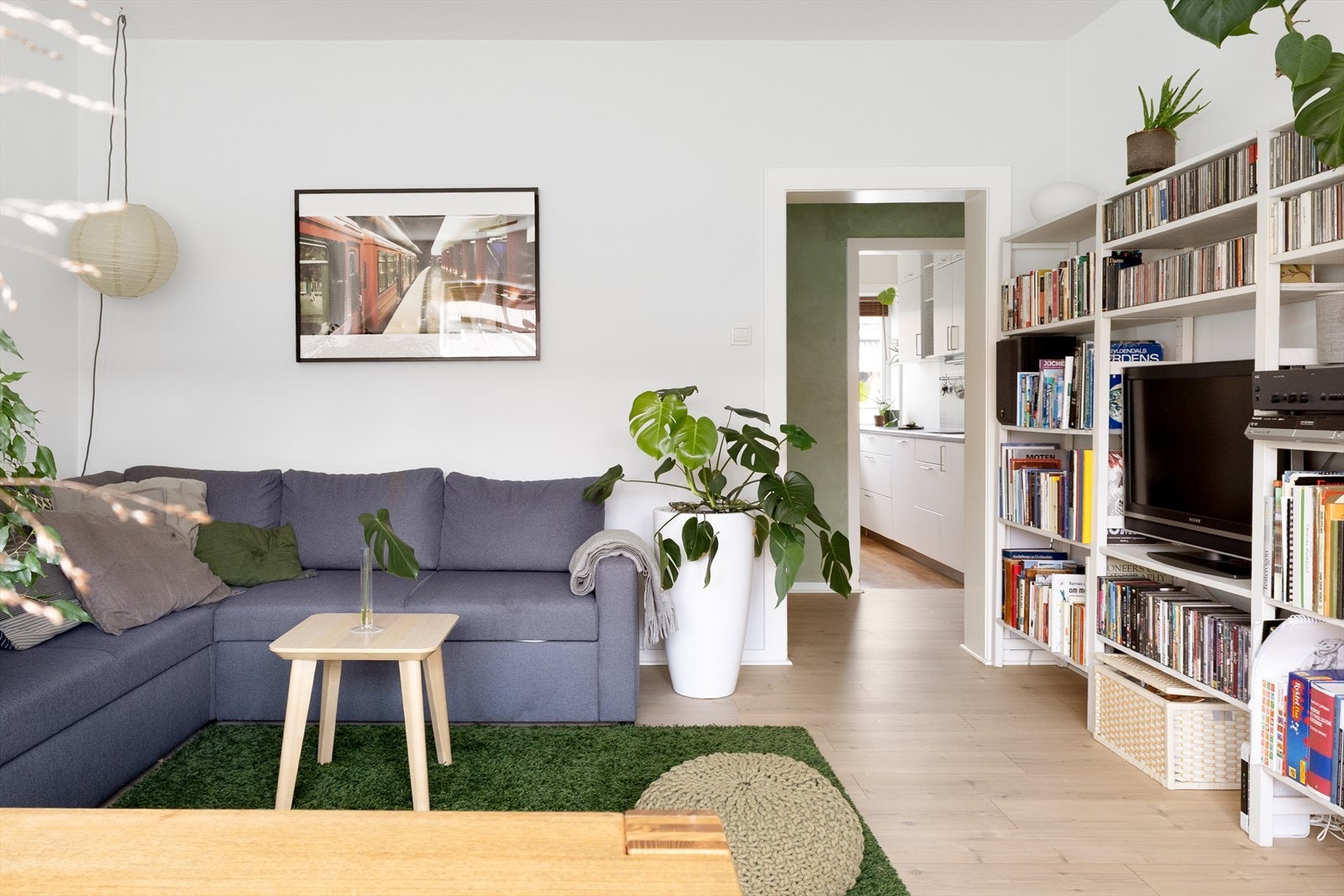 - Leiligheten disponerer to boder fordelt på totalt 13 kvm. Det er også mulighet for å leie egen P-plass med og uten el-lading i regi borettslaget - Galleribilde