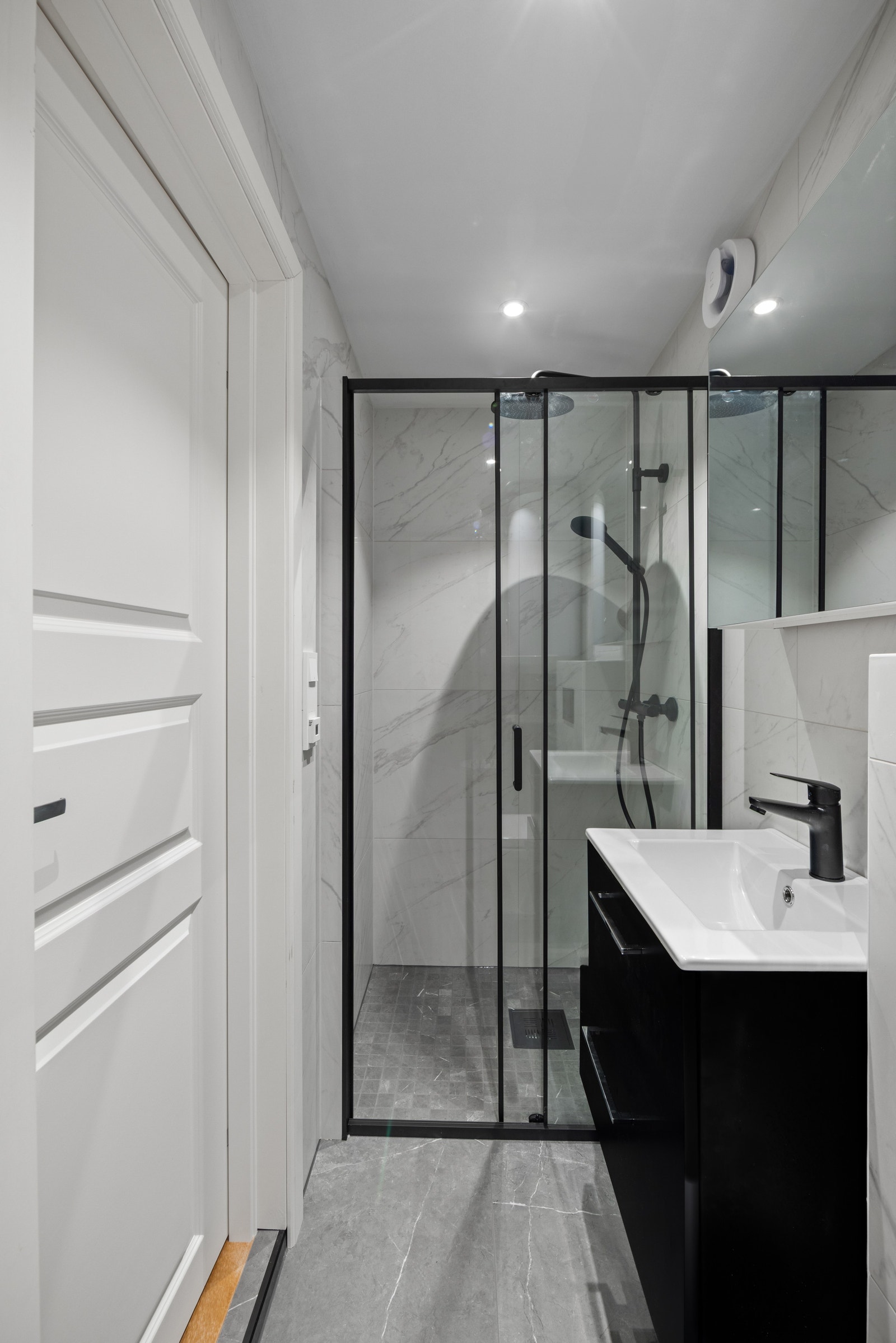 Meget pent og eksklusivt bad med varmekabler. Galleribilde