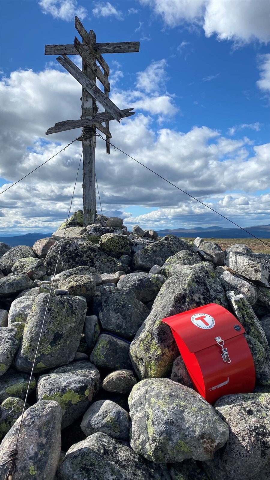 Ønsker du en langtur kan Blikufjellet skilte med nydelig utsikt mot Rondane, Rendalen, Femundsmarka, Sälen og Trysil. Foto: Gry Cathrine Willersrud Galleribilde