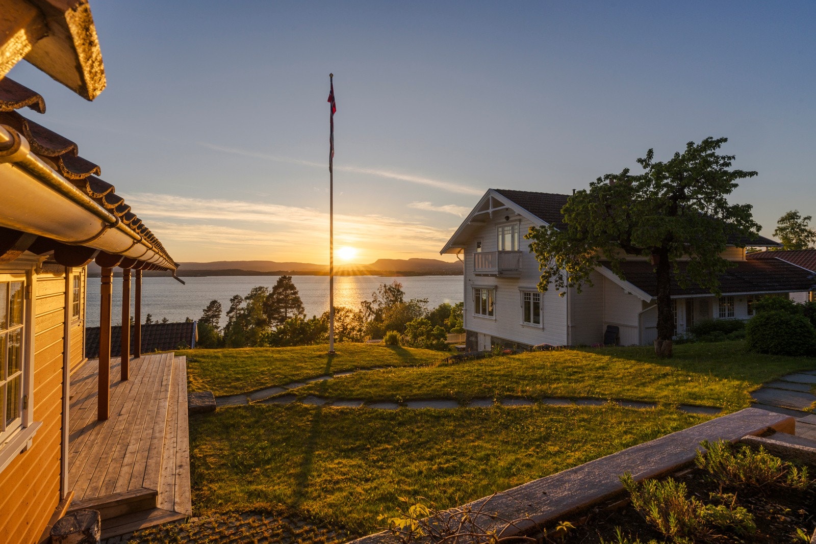 Privatmegleren Park v/ Thor Vegard Bjørnerud har gleden av å presentere denne unike eiendommen i Øvreveien 68 - "Granbakken"! Galleribilde