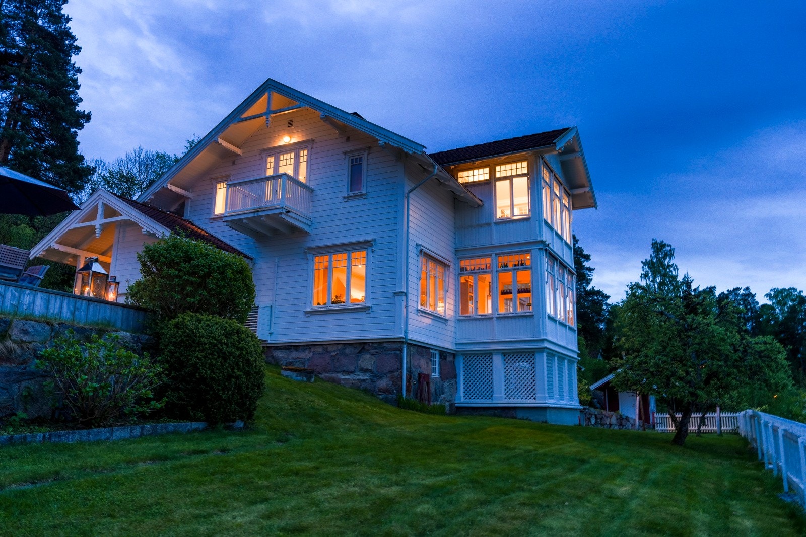 Kveldsstemning på tunet! Galleribilde