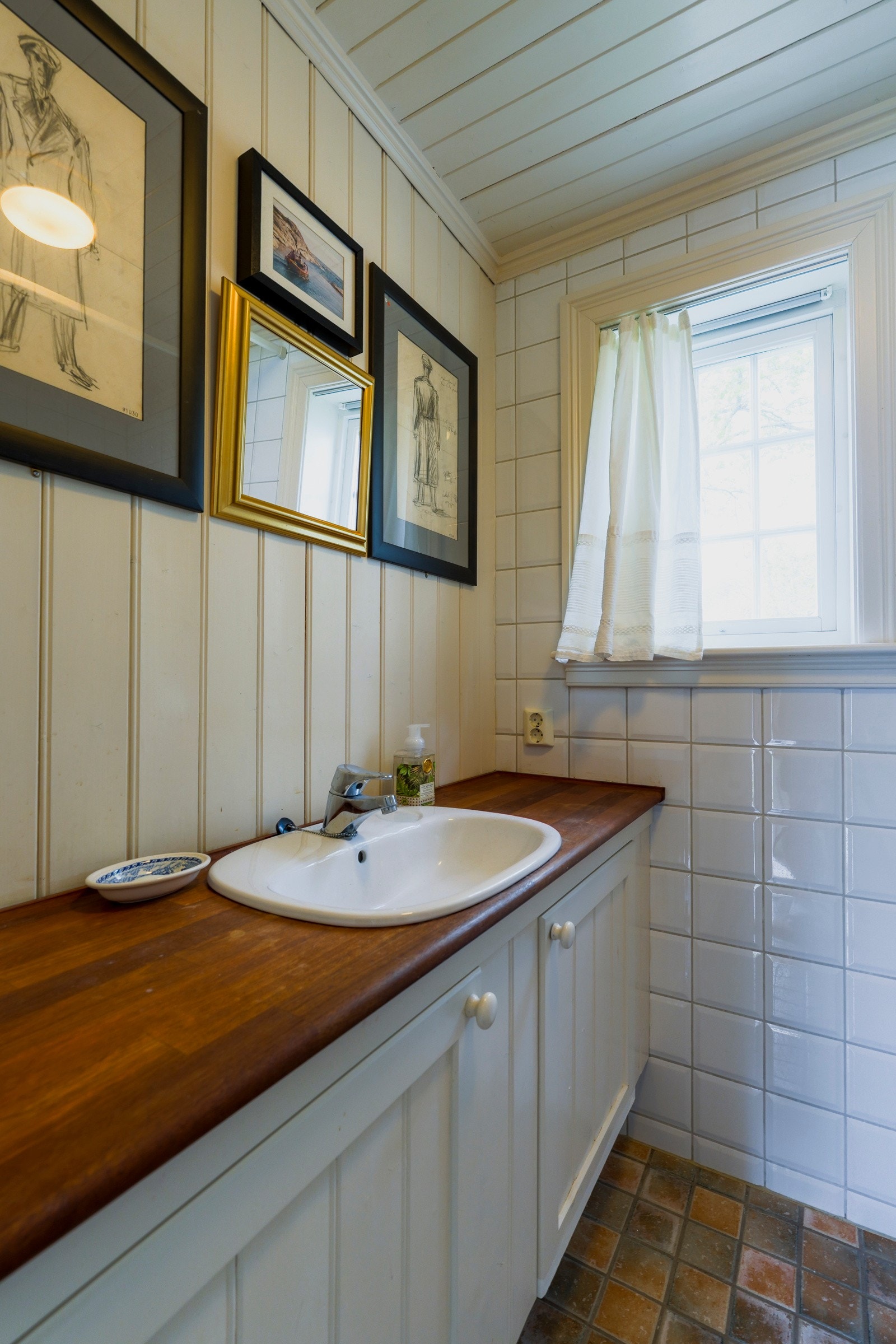 Badrom med varmekabel i gulv. Galleribilde