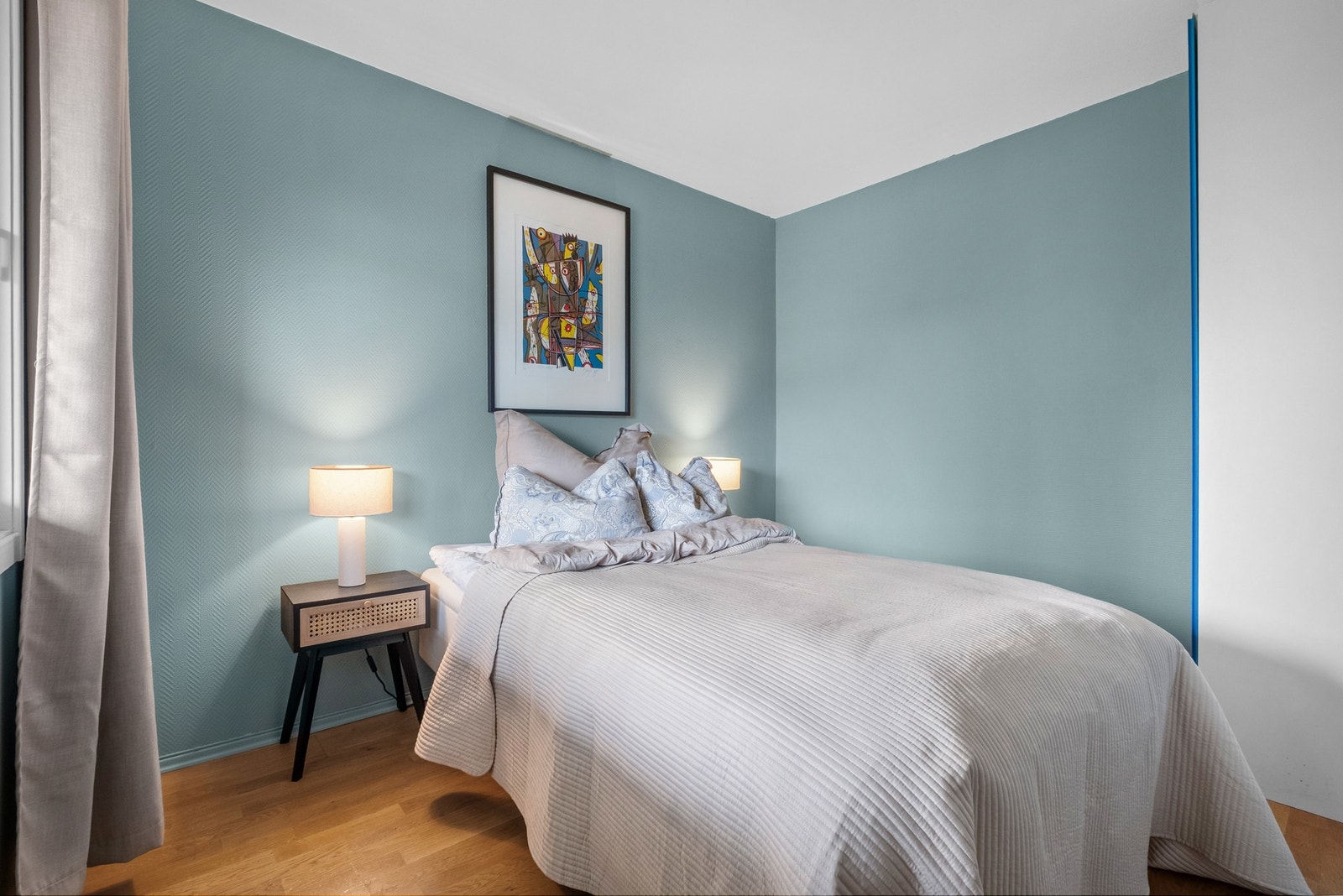 Boligen byr på to innbydende soverom med lun atmosfære og gode møbleringsmuligheter. Galleribilde