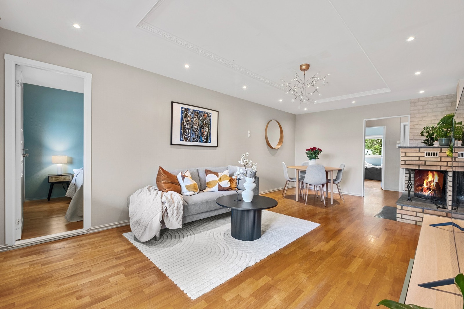 Houssam Ben Zrelli v/EIE eiendomsmegling har gleden av å presentere Veitvetveien 5B - en pen og romslig 3-roms selveierleilighet i byggets 1. etasje. Galleribilde