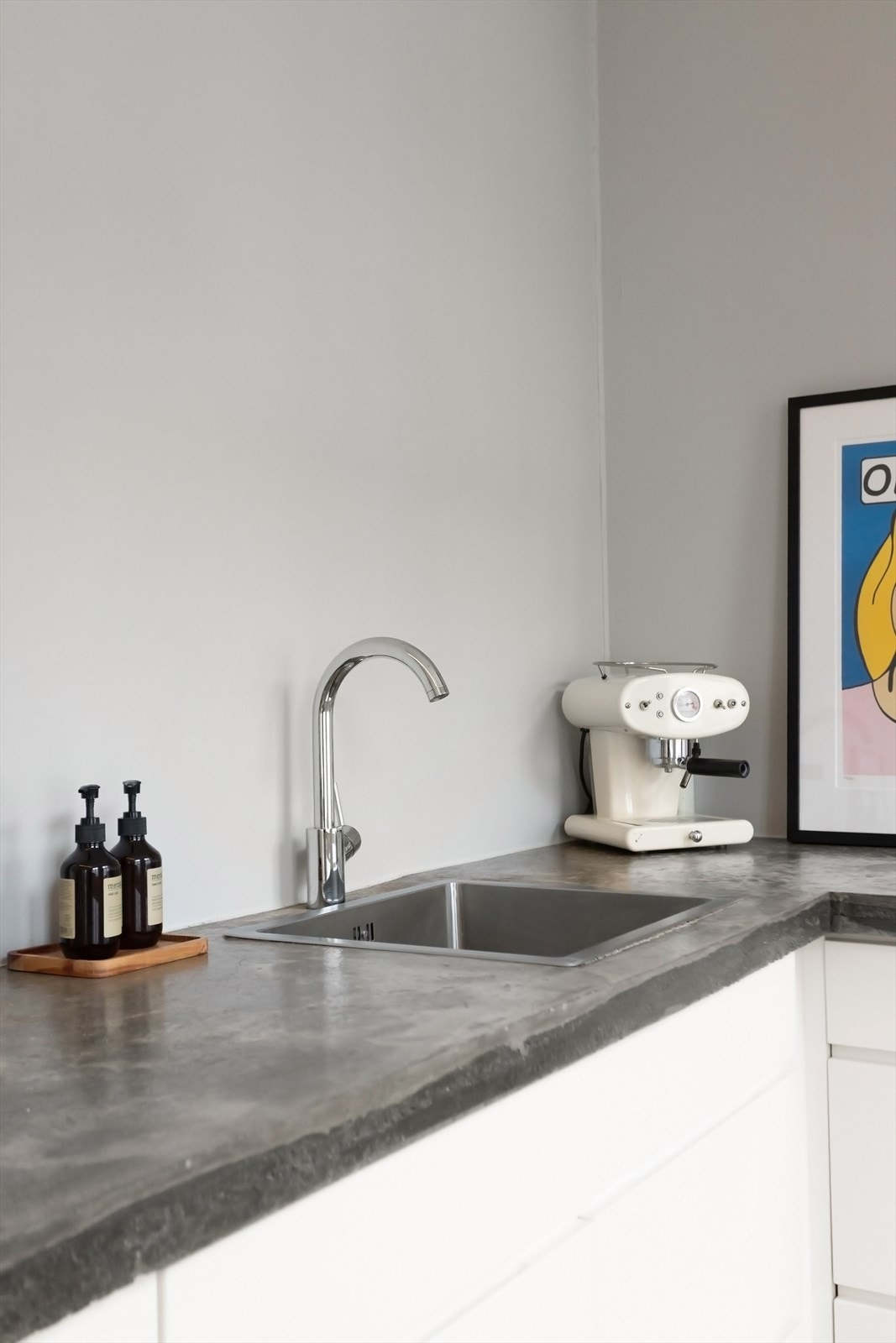 Nedfelt oppvaskkum med ett-greps armatur. Galleribilde