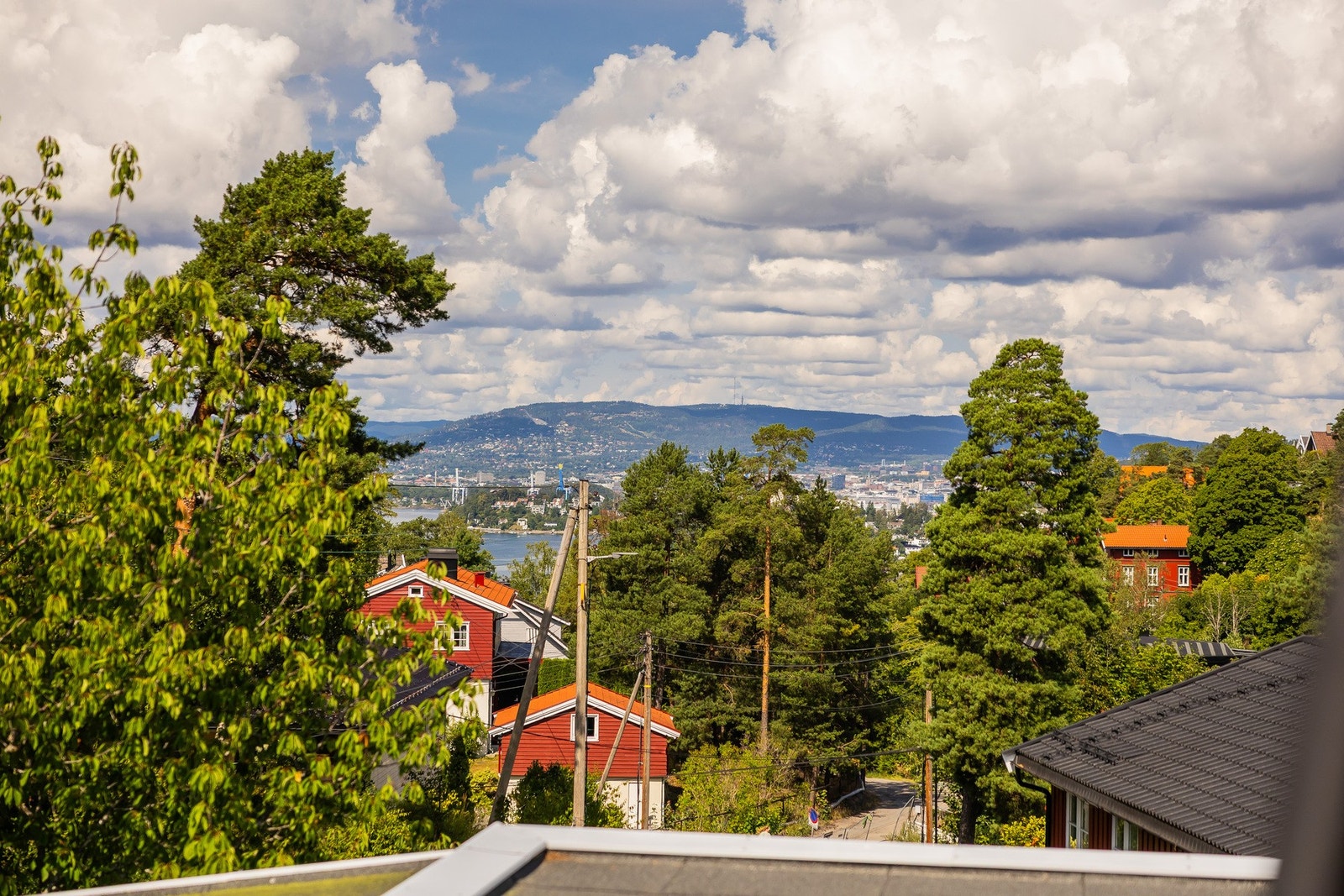 Fra eiendommen er det vid utsikt over Oslofjorden. Galleribilde